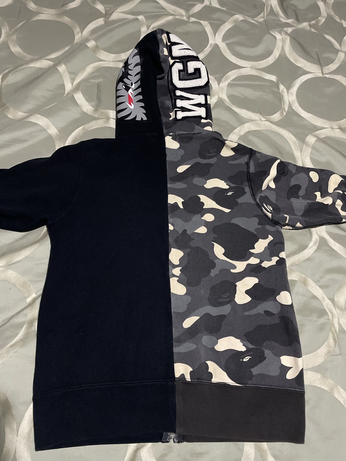 Bape Bape half black city camo glow shark hoodie S Size US S / EU 44-46 / 1 - 2 Thumbnail