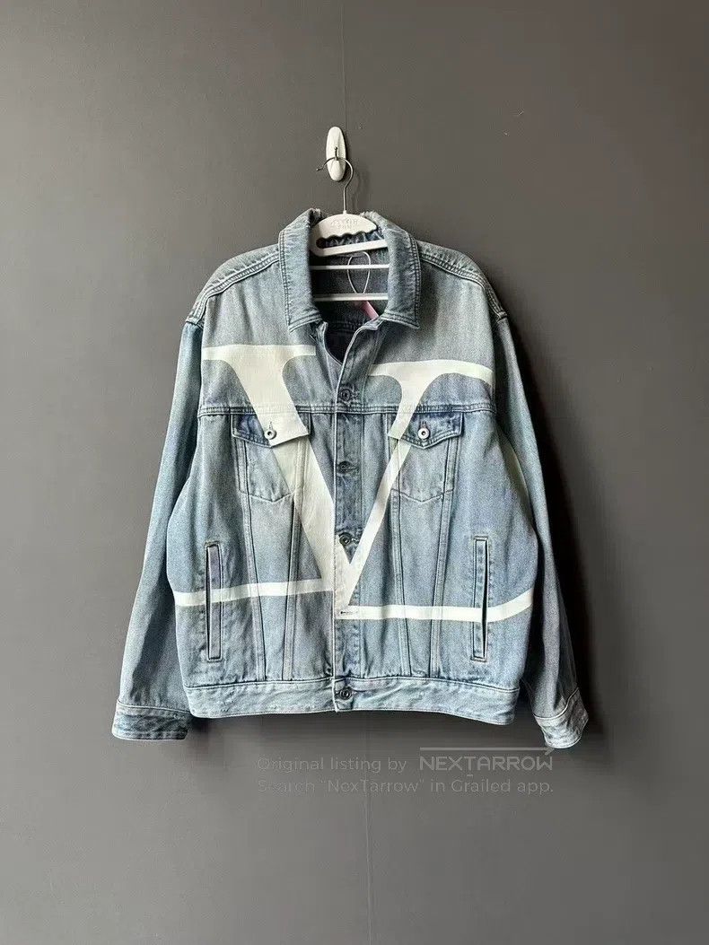 Valentino Valentino Big logo denim jacket Size US L / EU 52-54 / 3 - 1 Thumbnail