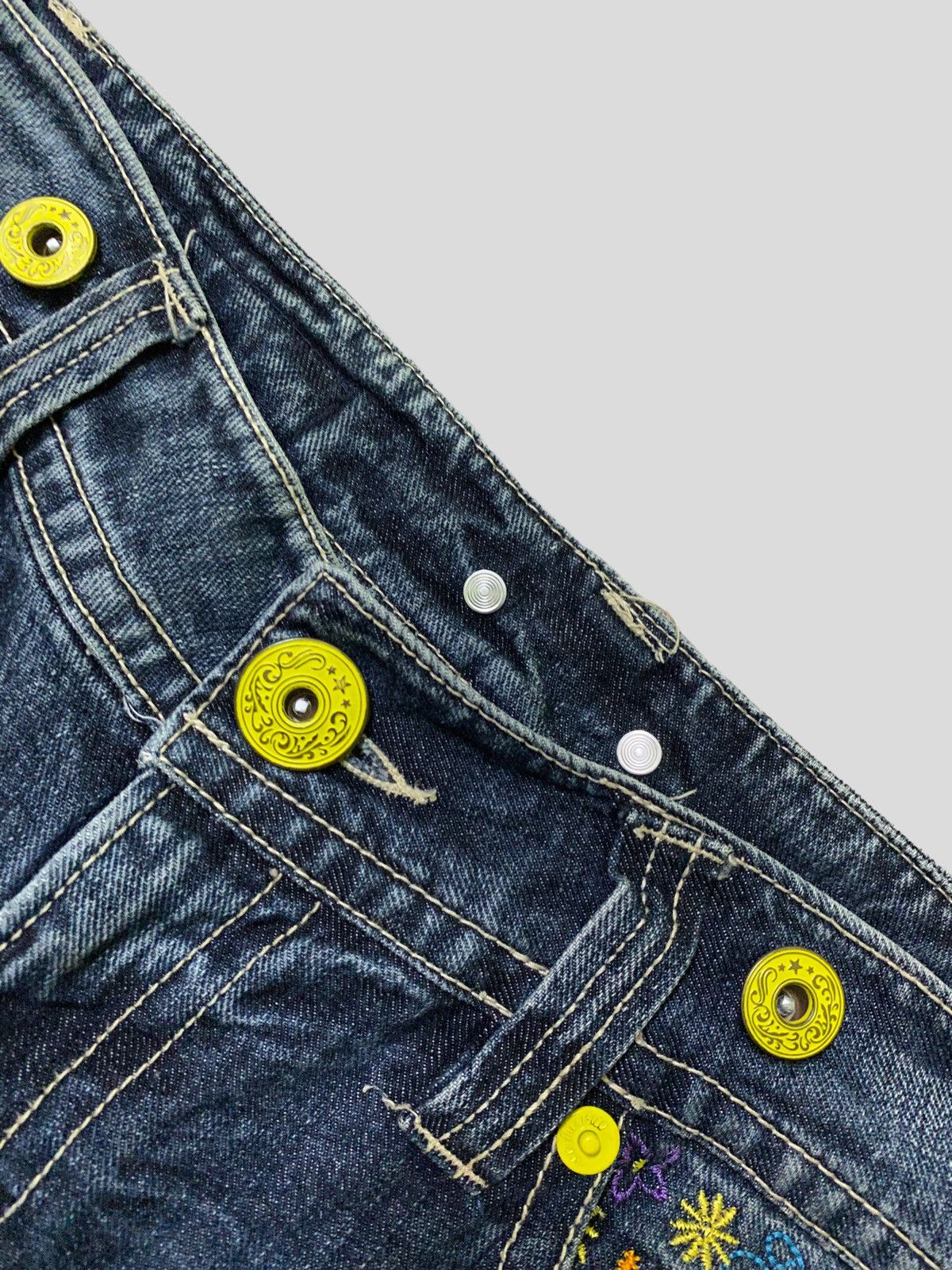 Designer × Japanese Brand × Vintage Distress Denim Hapipiness Embroidery Design Size US 30 / EU 46 - 9 Thumbnail