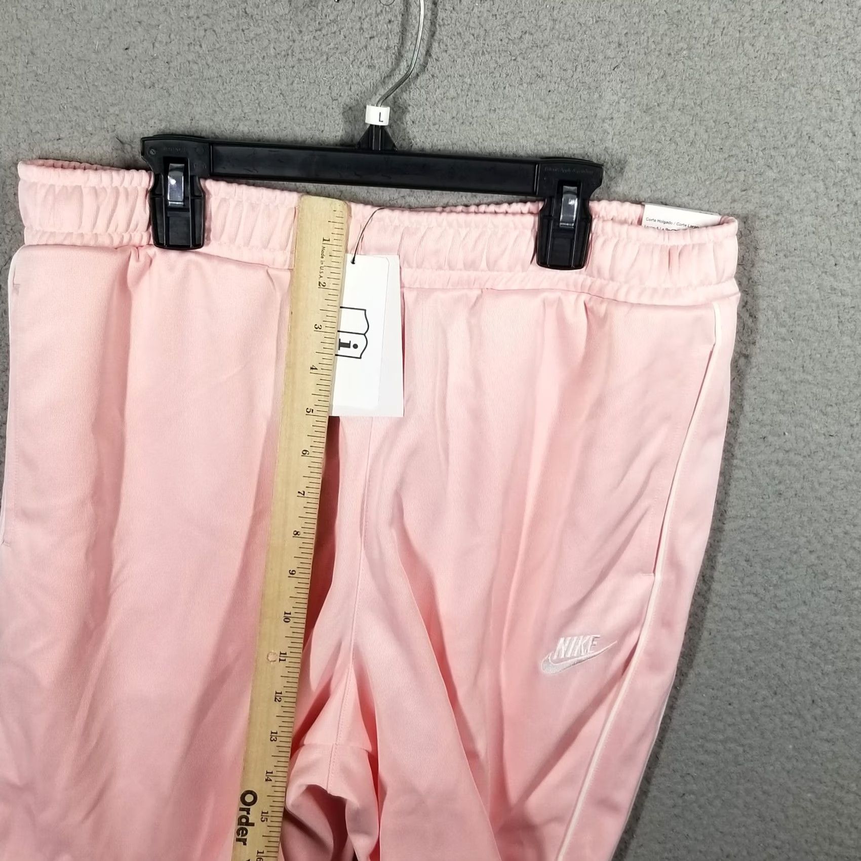 Nike Nike Club Shorts Pink Men Medium Loose Fit DX0733-686 Size US 31 - 3 Thumbnail