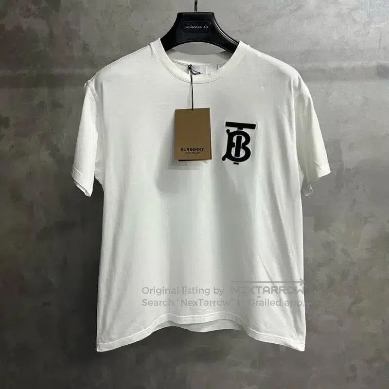 Burberry Burberry Women's White Cotton T-Shirt. Size XS / US 0-2 / IT 36-38 - 1 Thumbnail