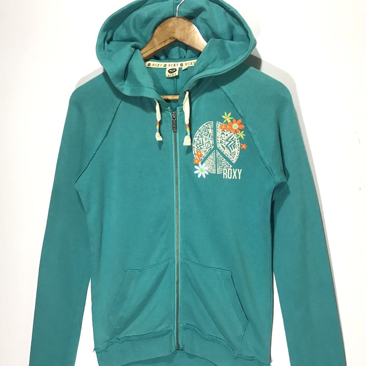 Japanese Brand × Vintage Vintage Roxy JapaneseBrand Hoodie Size XS / US 0-2 / IT 36-38 - 2 Thumbnail