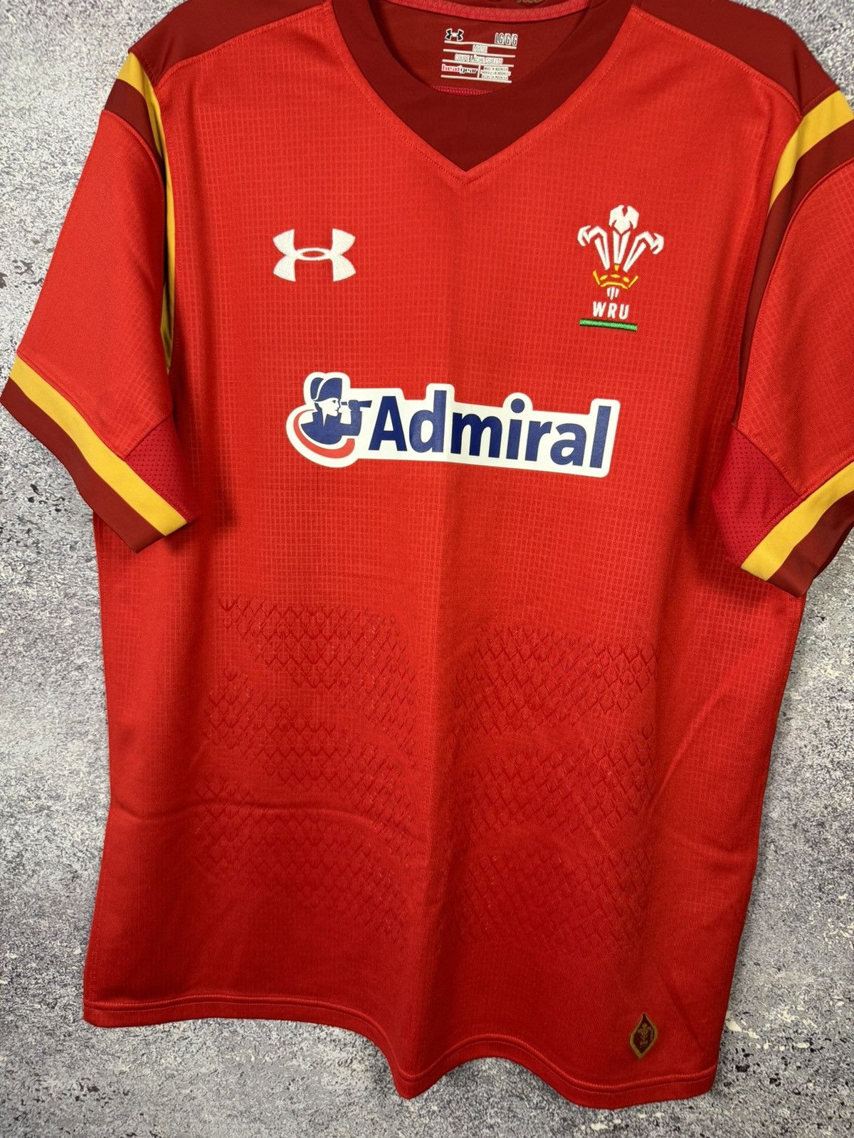 Under Armour Men’s Rugby Union Wales 2015/16 Home Under Armour Jersey Size US L / EU 52-54 / 3 - 4 Thumbnail