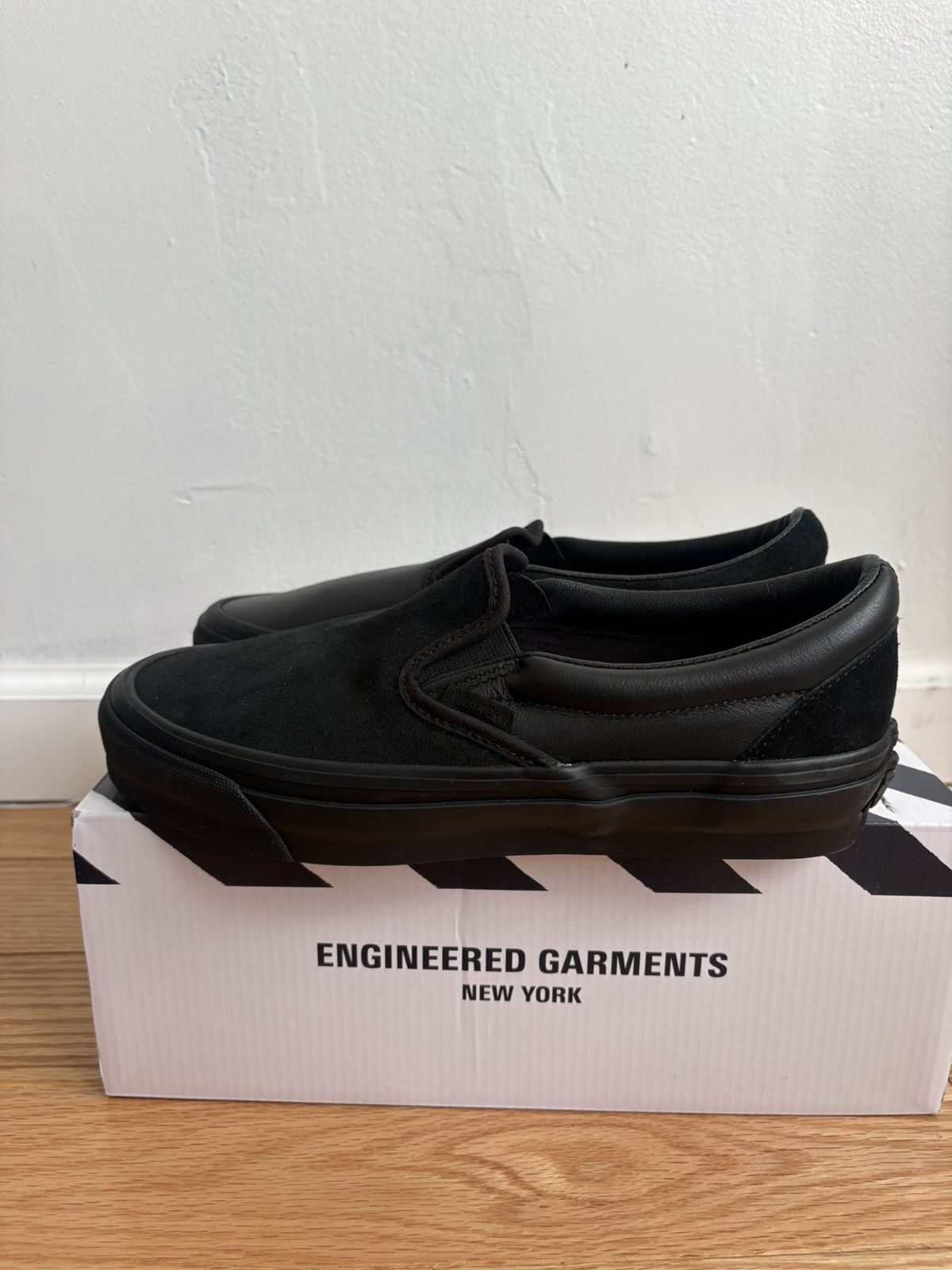 Engineered Garments × Vans Engineered Garments × Vans OTW Slip-On 98 - Blk /Blk Leather Size US 7 / EU 40 - 3 Thumbnail
