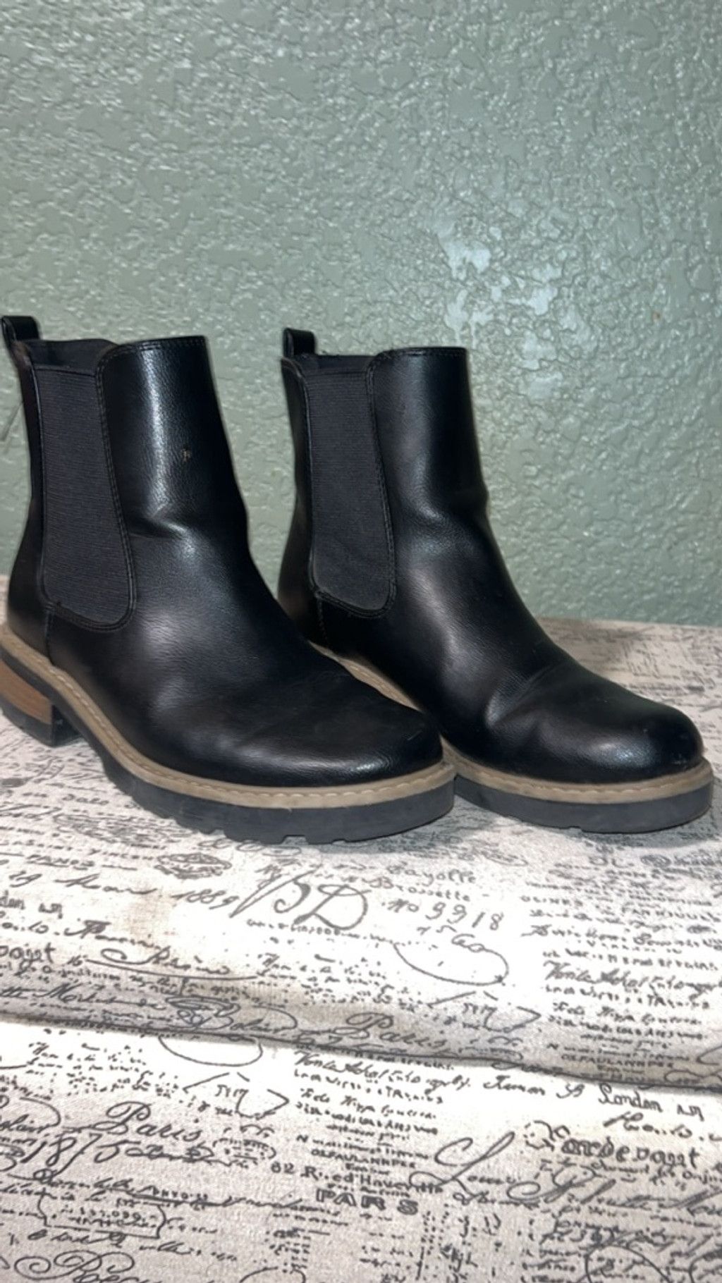 The Unbranded Brand Women's Universal thread Black Ankle Boots & Booties Size 7 Size US 7 / IT 37 - 1 Thumbnail