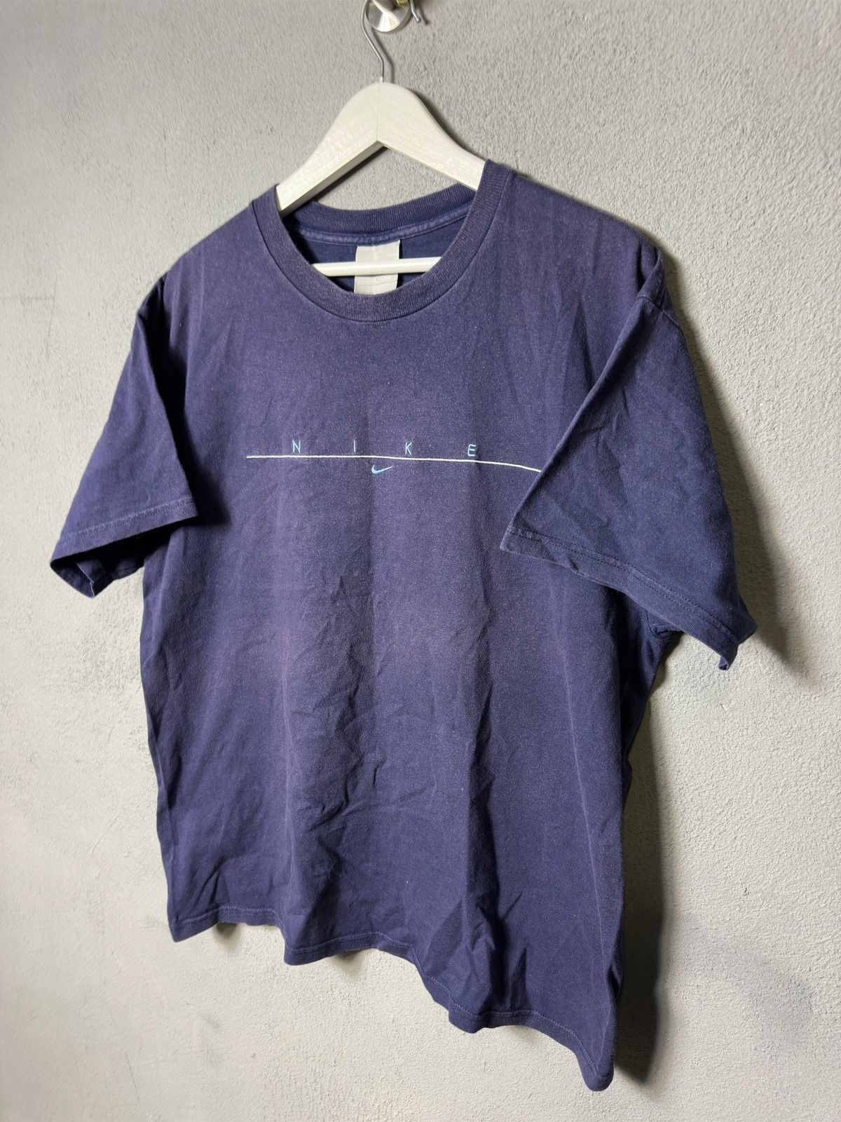 Nike × Vintage Vintage Faded Nike 00s Retro Big Logo Swoosh Y2K Tee Shirt Size US L / EU 52-54 / 3 - 2 Thumbnail