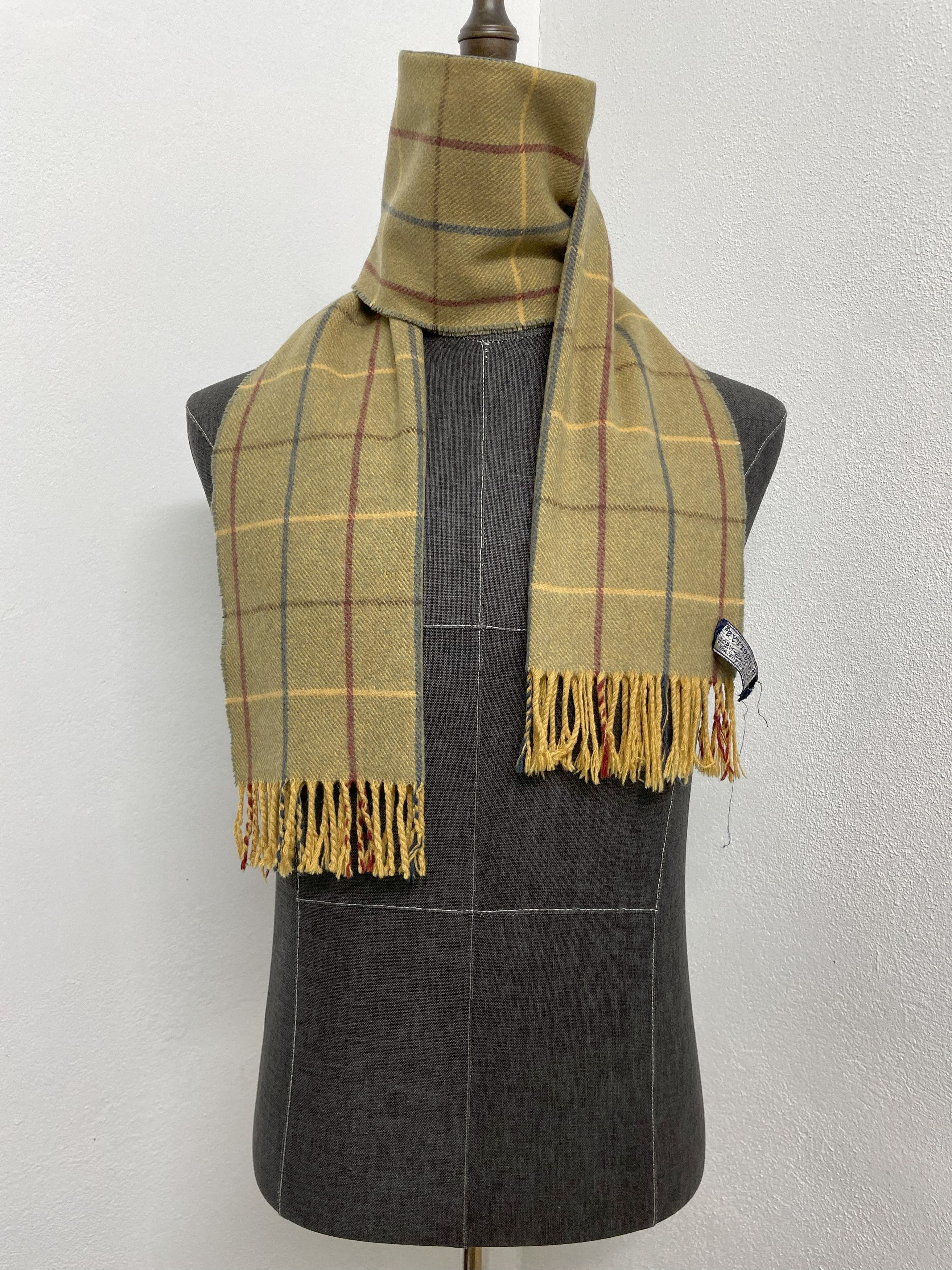 Burberry Burberrys Scarf / Muffler - 6152 Size ONE SIZE - 1 Thumbnail