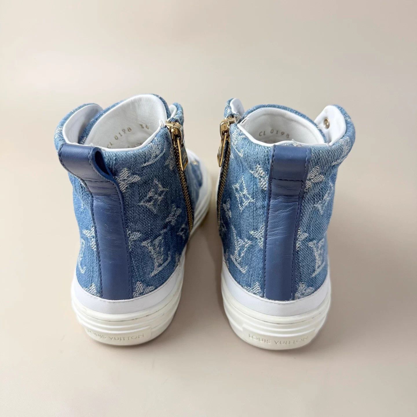 Louis Vuitton Louis Vuitton white/blue monogram sneakers EU 36 95 new Size US 5 / IT 35 - 3 Thumbnail