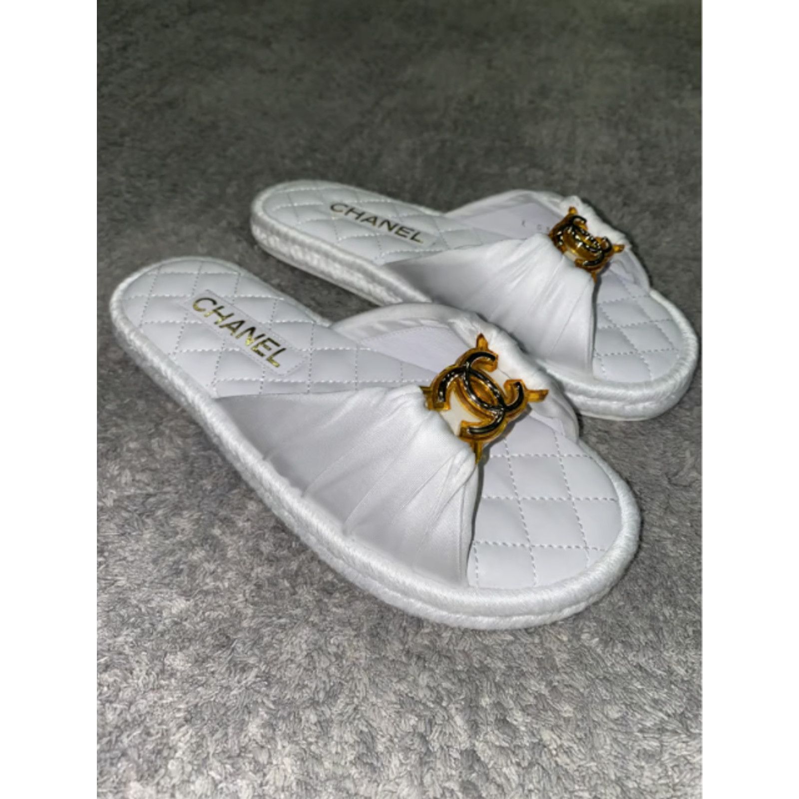 Chanel Chanel 20S White Coco Beach Gold CC Logo Slide Espadrille Size US 6 / IT 36 - 6 Thumbnail
