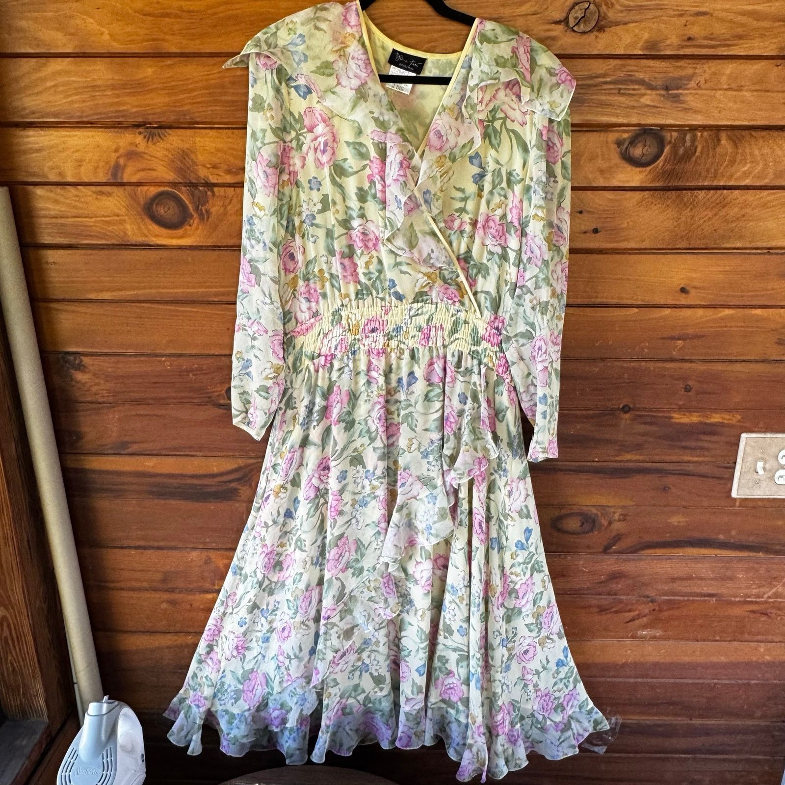 Vintage Vintage Diane Freis Pastel Floral Silk Chiffon Wrap Dress Size M / US 6-8 / IT 42-44 - 1 Thumbnail