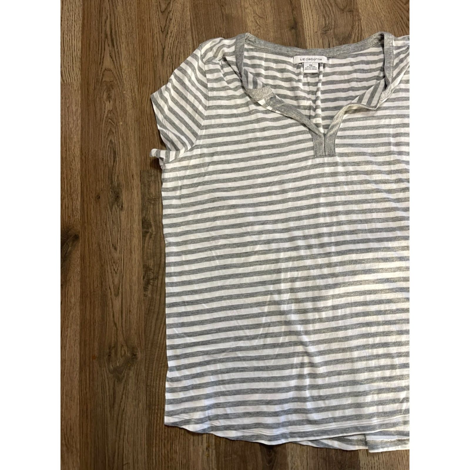 Liz Claiborne Liz Claiborne Shirt Women XL Gray White Striped Short Sleeve T-Shirt Casual Basic Modern Fall Spring Summer Womens Size XL / US 12-14 / IT 48-50 - 3 Thumbnail