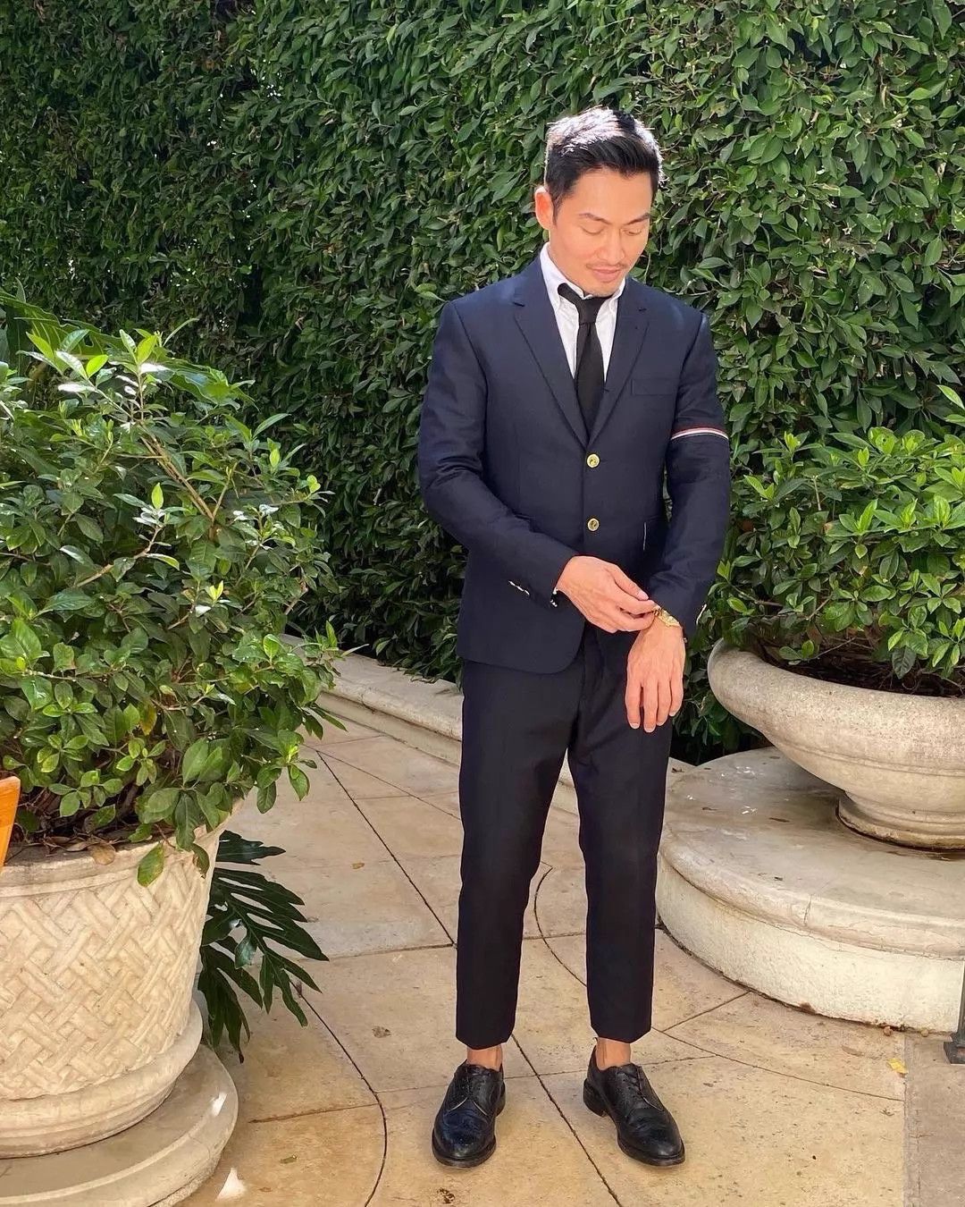 Thom Browne Thom Browne Classic Navy Gold Button Slim Pants Size3 Size US 34 / EU 50 - 8 Thumbnail