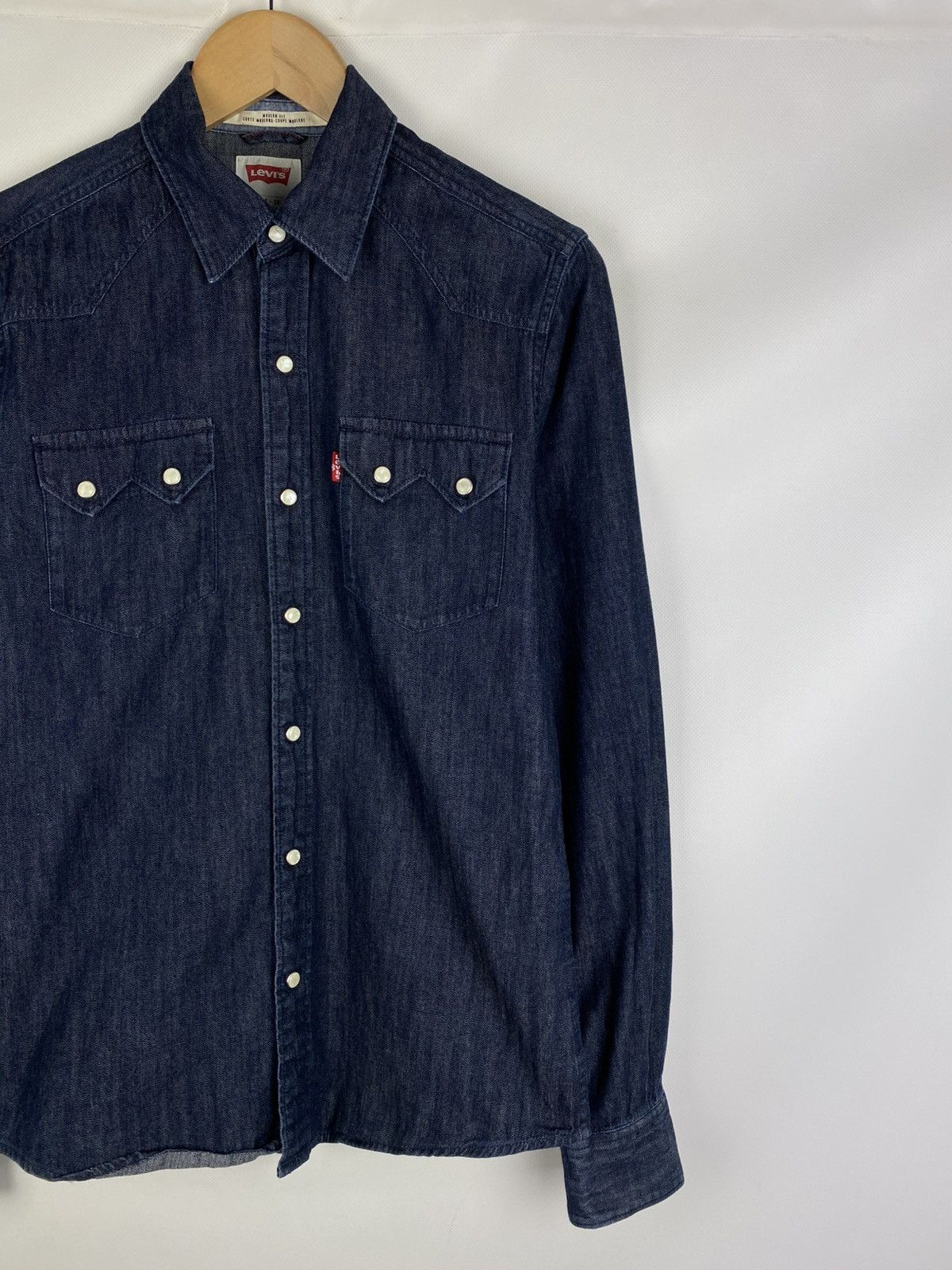 Levi's Levis men’s long sleeve denim button up shirt size S Size US S / EU 44-46 / 1 - 3 Thumbnail