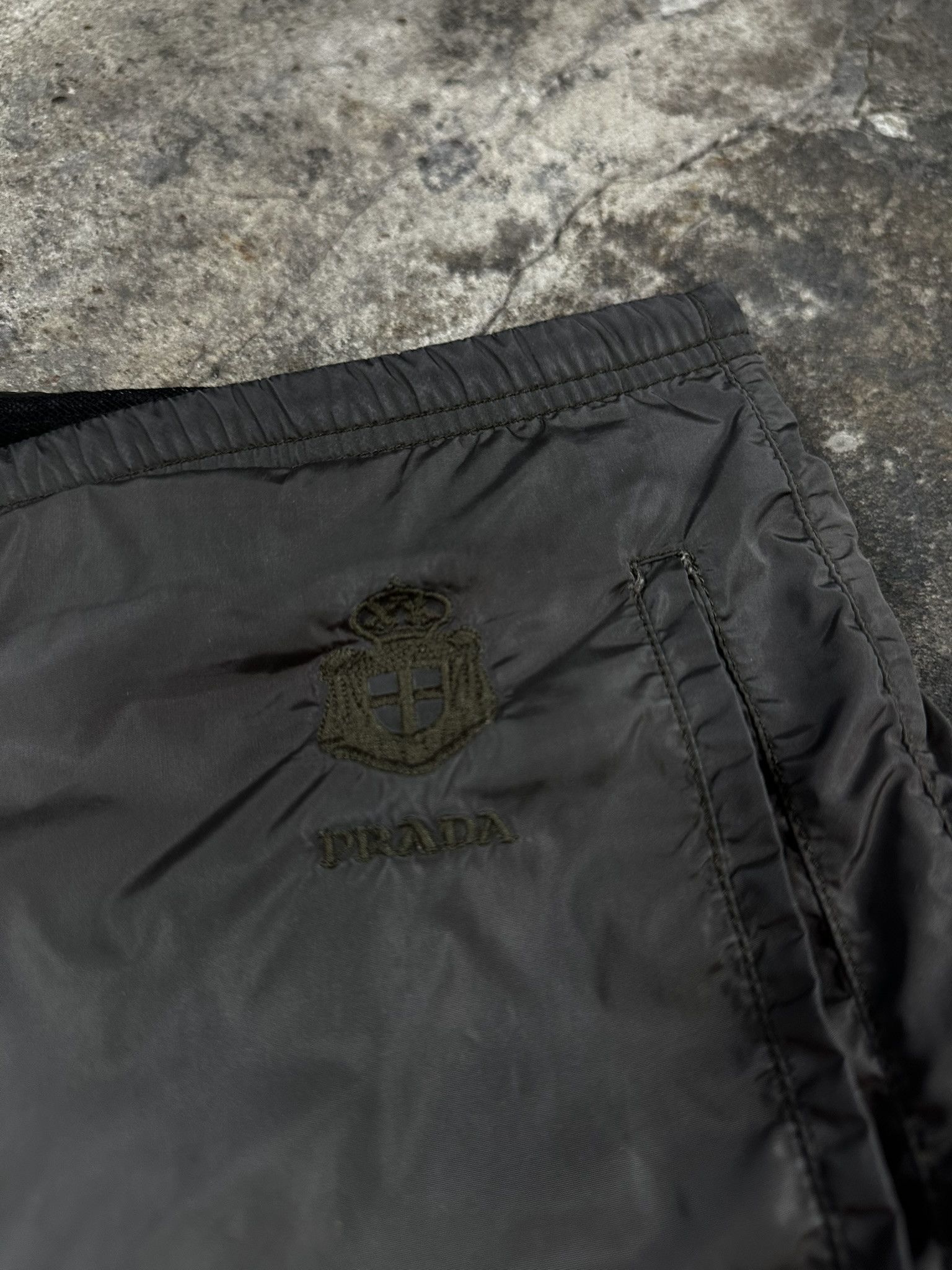 Prada 2000s Prada Nylon Cargo Shorts Vintage Size US 36 / EU 52 - 3 Thumbnail