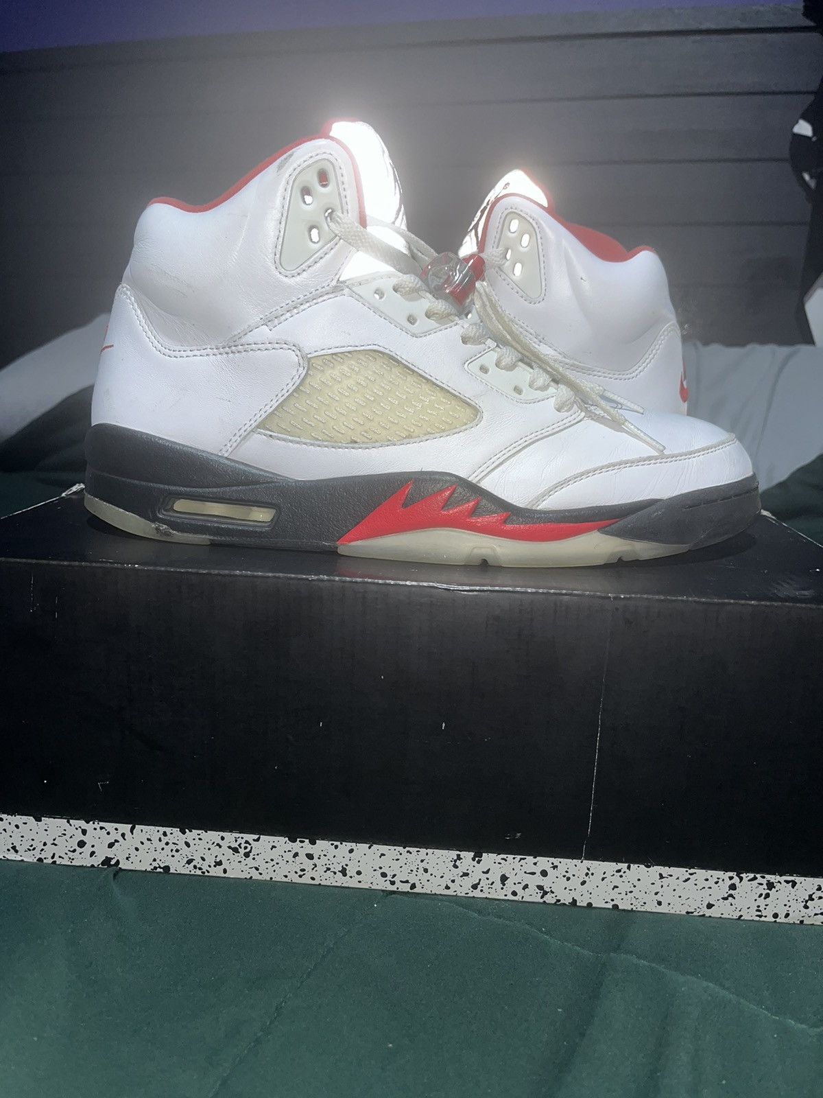 Jordan Brand Jordan 5 Retro Fire Red Size US 11 / EU 44 - 1 Thumbnail