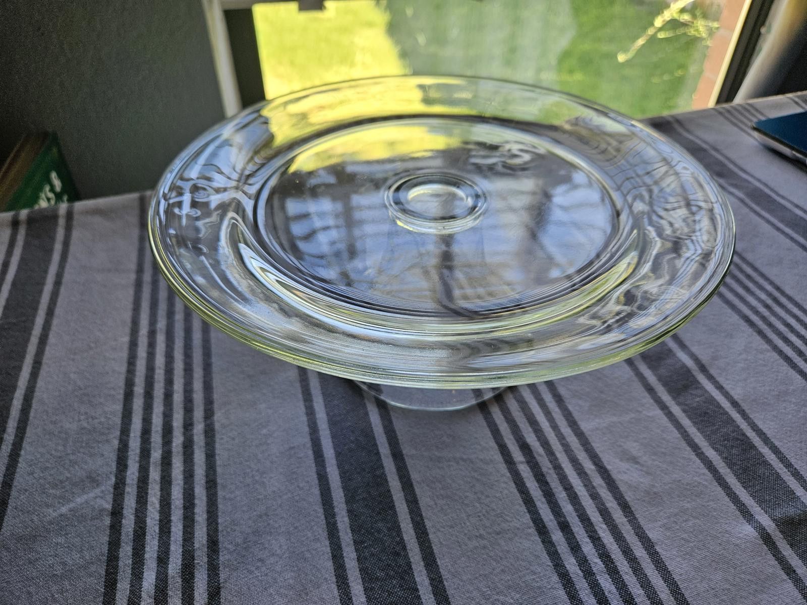 Designer Clear glass cake stand, very durable, no defects Size ONE SIZE - 1 Thumbnail
