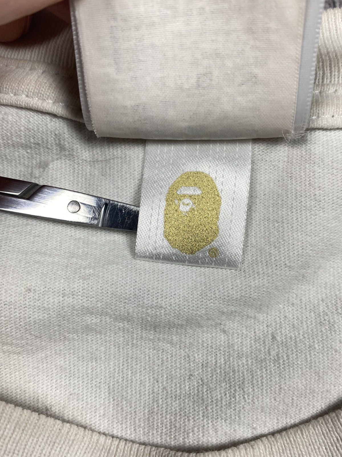 Bape Vintage A Bathing Ape Busy Works Tee OG BAPE Distressed Size US L / EU 52-54 / 3 - 19 Thumbnail