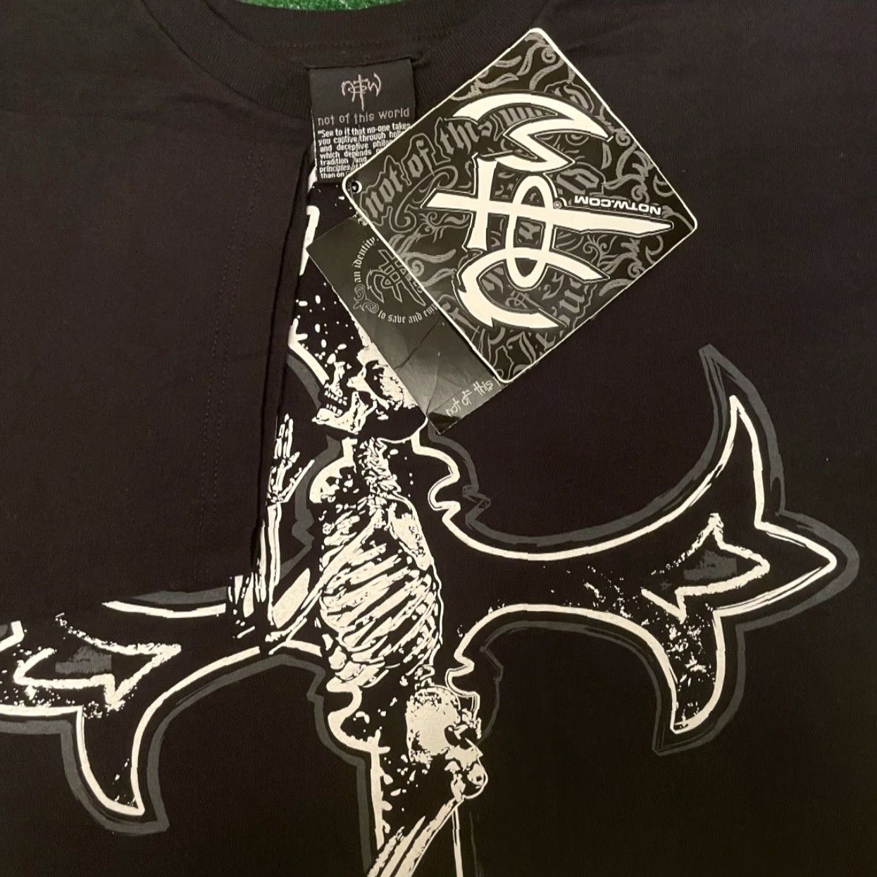 Vintage VINTAGE Not Of This World Skull Waffle Cross Shirt S Grunge Hip Hop Emo Mens Black Size US S / EU 44-46 / 1 - 2 Thumbnail