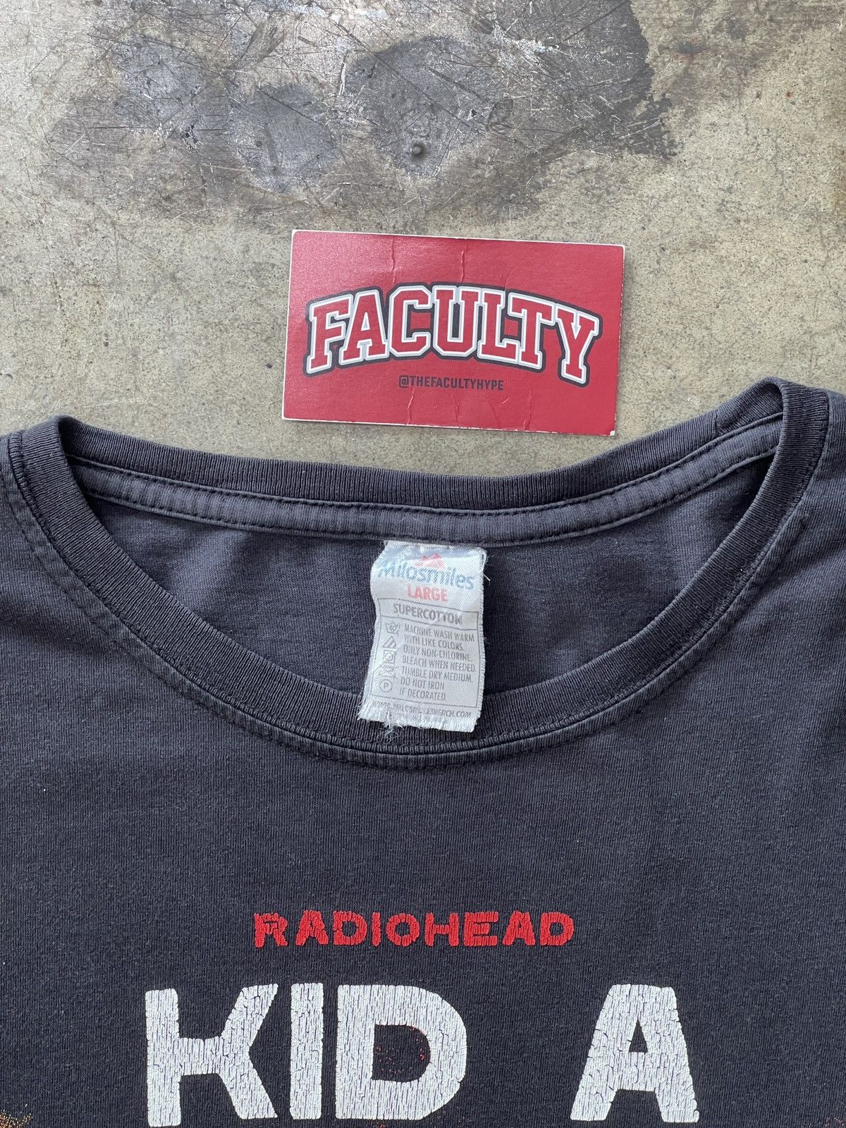 Band Tees Vintage 2000s Radiohead Kid A Tee Large Size US L / EU 52-54 / 3 - 3 Thumbnail