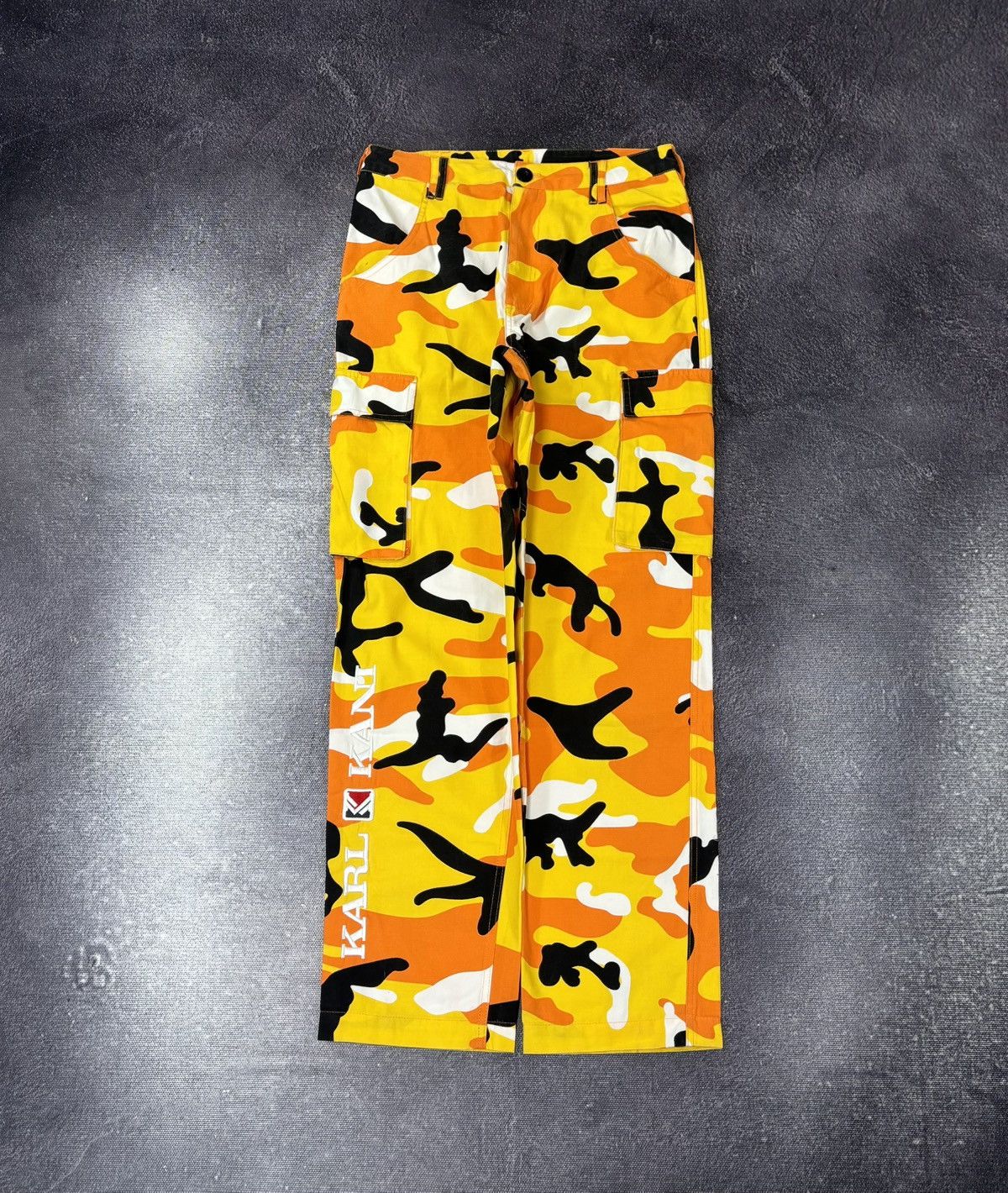 Karl Kani Vintage Karl Kani Y2K Camo Military Hype Baggy Cargo Pants Size US 32 / EU 48 - 1 Thumbnail