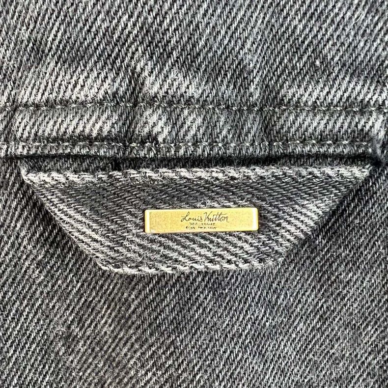Louis Vuitton Louis Vuitton New lumberjack black embossed logo washed de Size US L / EU 52-54 / 3 - 7 Thumbnail