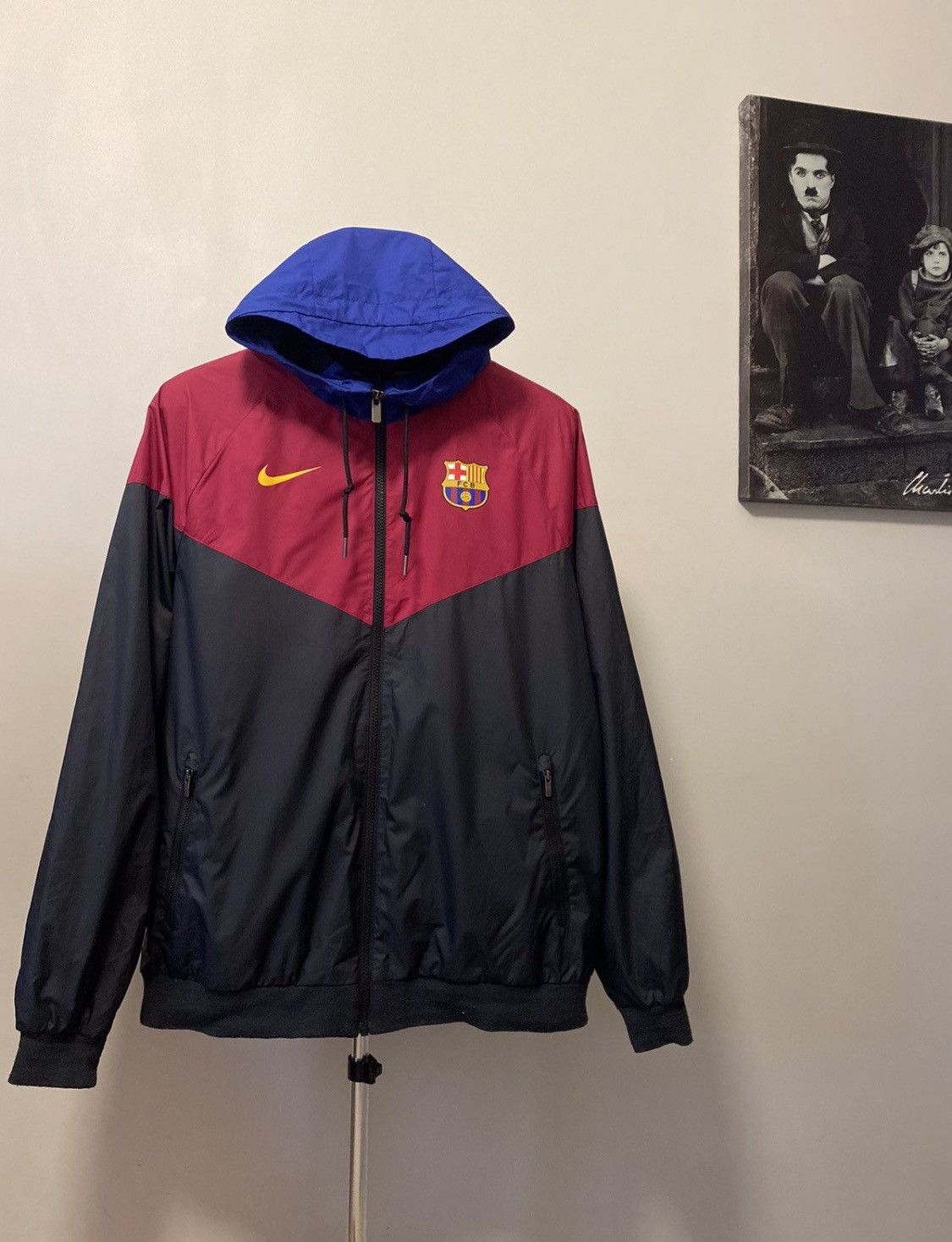 Vintage Vintage Nike Barcelona Nylon Jacket Large Size US L / EU 52-54 / 3 - 1 Thumbnail