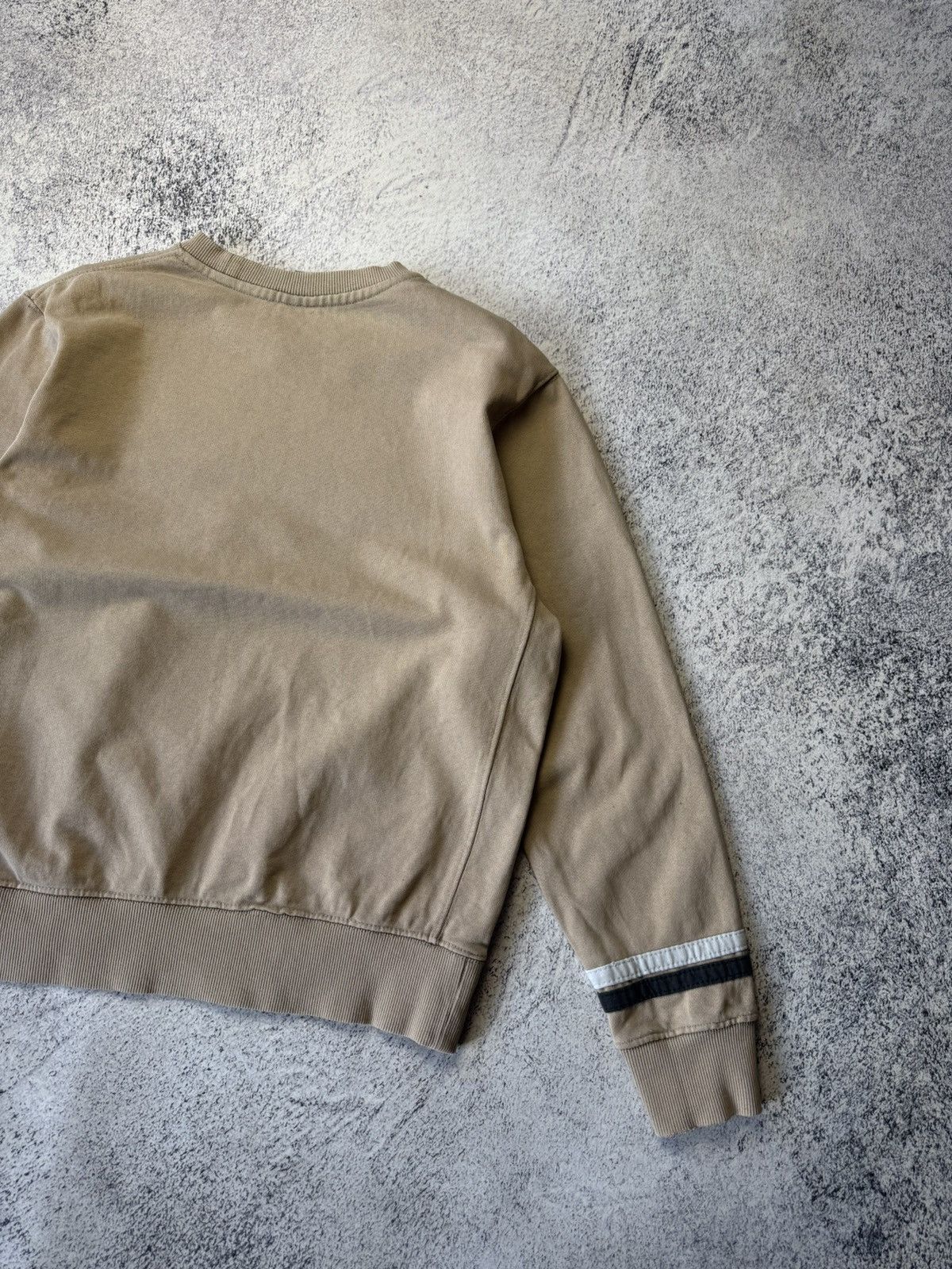 Nike VINTAGE 90s NIKE DISTRESSED CENTER LOGO SWEATSHIRTS CREWNECK Size US S / EU 44-46 / 1 - 18 Thumbnail