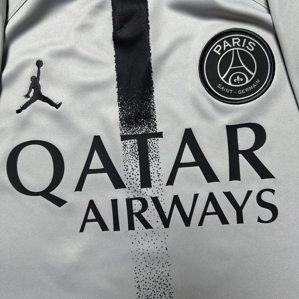 Nike PSG NIKE 2022/2023 FOOTBALL SOCCER AWAY JERSEY #30 MESSI Size US M / EU 48-50 / 2 - 6 Thumbnail