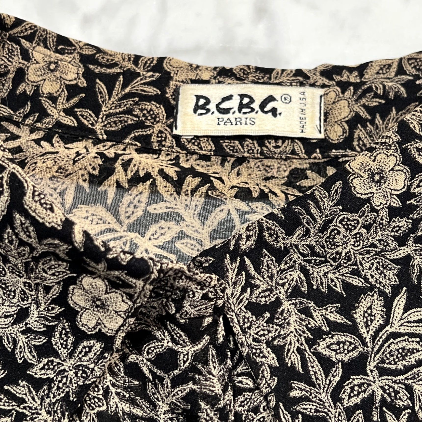Bcbgmaxazria VINTAGE BCBGMAXAZRIA Blouse Floral Sheer Long Sleeve L Cuff Drape USA Women's L Black Pattern Floral Vintage Yes Size L / US 10 / IT 46 - 3 Thumbnail
