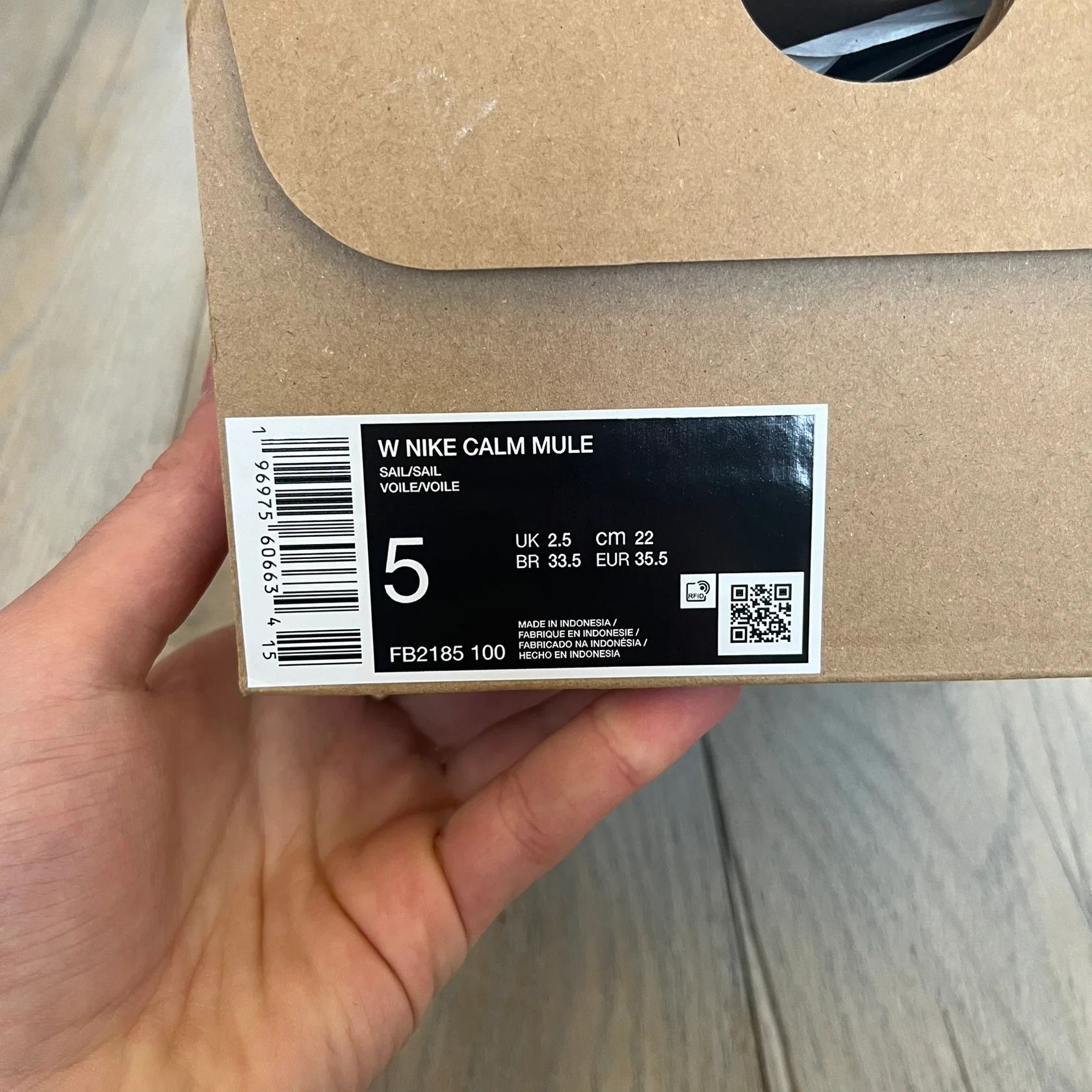 Nike Nike Calm Mule Wmns White Sandals Size US 5 / IT 35 - 7 Thumbnail