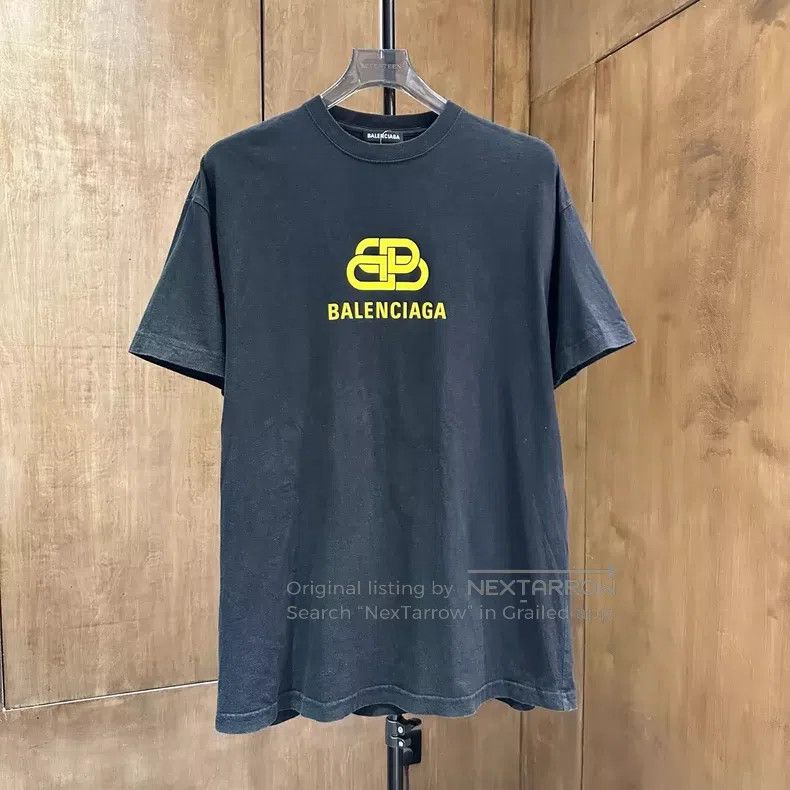 Balenciaga Balenciaga Black and Yellow Lock扣 Letter Short Sleeve Size US XS / EU 42 / 0 - 1 Thumbnail