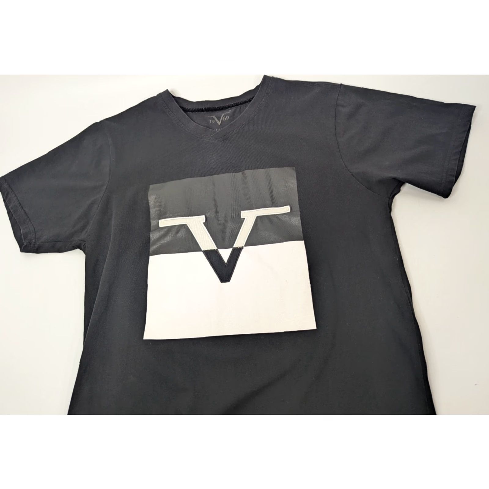 Versace VINTAGE Versace Shirt Mens 1969 Italia Graphic Tee V Logo V-Neck Short Sleeve Medium Black Cotton Logo 1969 Italia Mens Versace Shirt Size US M / EU 48-50 / 2 - 5 Thumbnail
