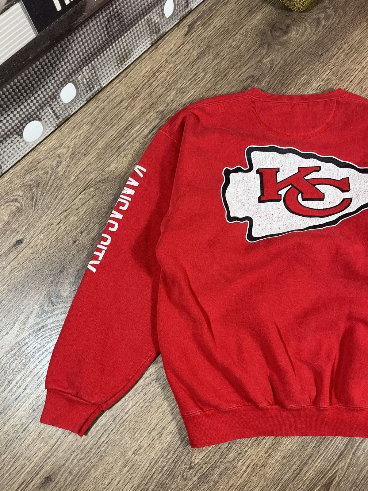 Vintage Vintage 1995NFLP Kansas City Chiefs Sweatshirt Size US L / EU 52-54 / 3 - 11 Thumbnail