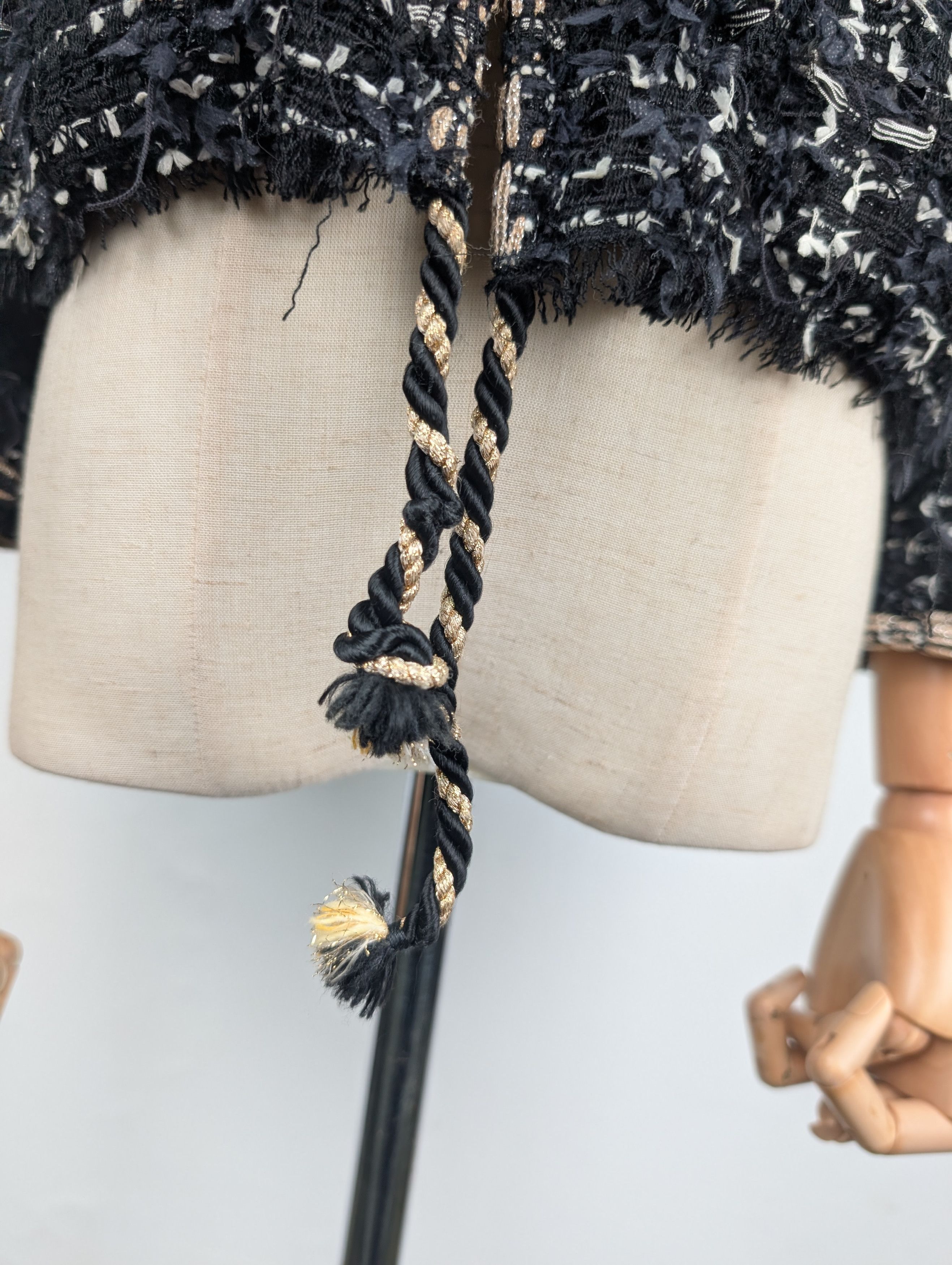 Chanel Black Tweed Jacket With Enamelled "CC" Bottlecap Buttons Size S / US 4 / IT 40 - 5 Thumbnail