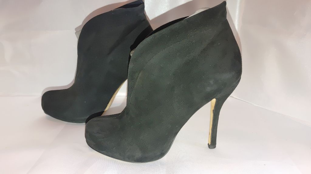 Barneys New York Barneys New York Co Op Suede Booties Size 36 Size US 6 / IT 36 - 2 Thumbnail