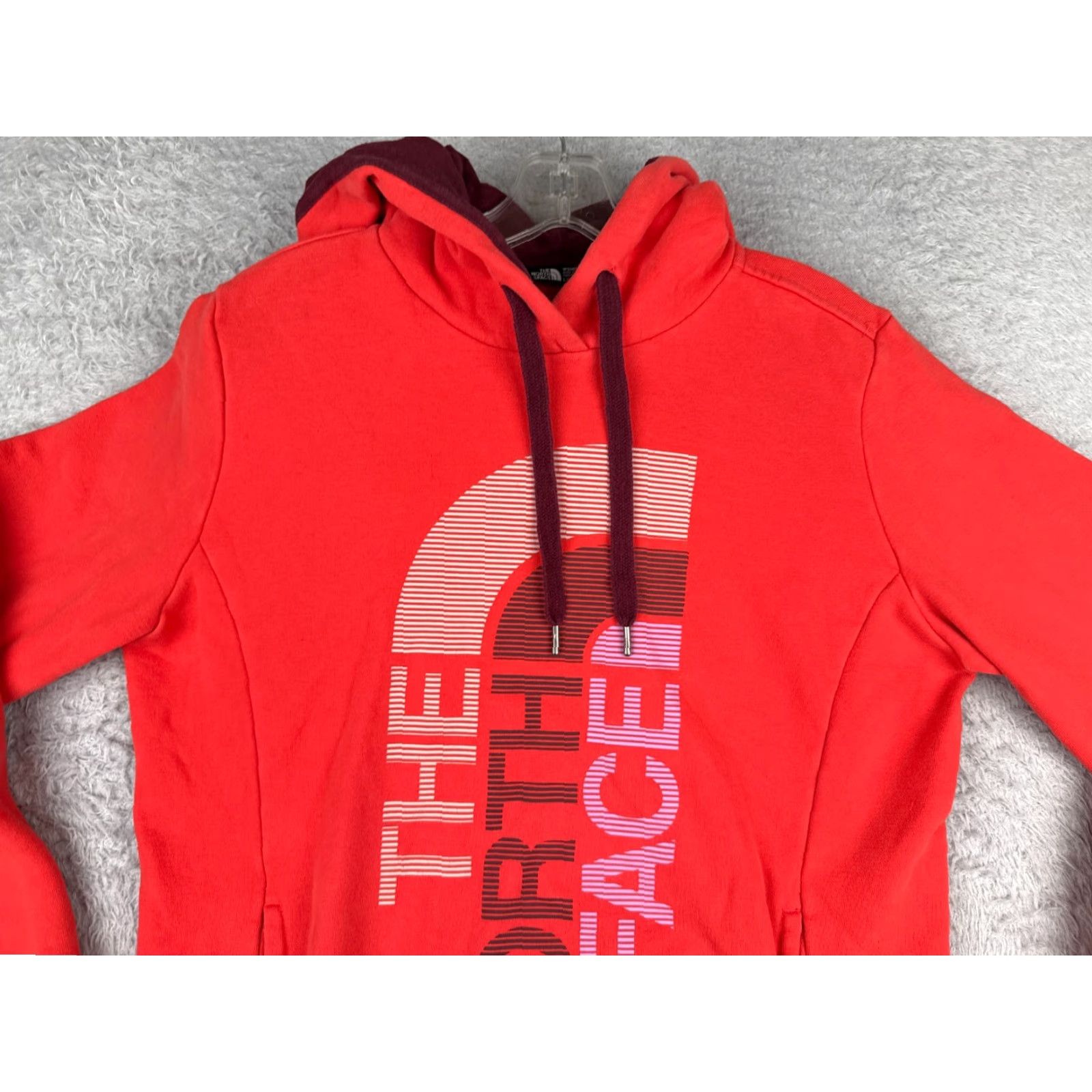 The North Face The North Face Hoodie Women L Coral Pink Pullover Sweatshirt Casual Solid Logo 90s Theme Mens Womens Size L / US 10 / IT 46 - 4 Thumbnail