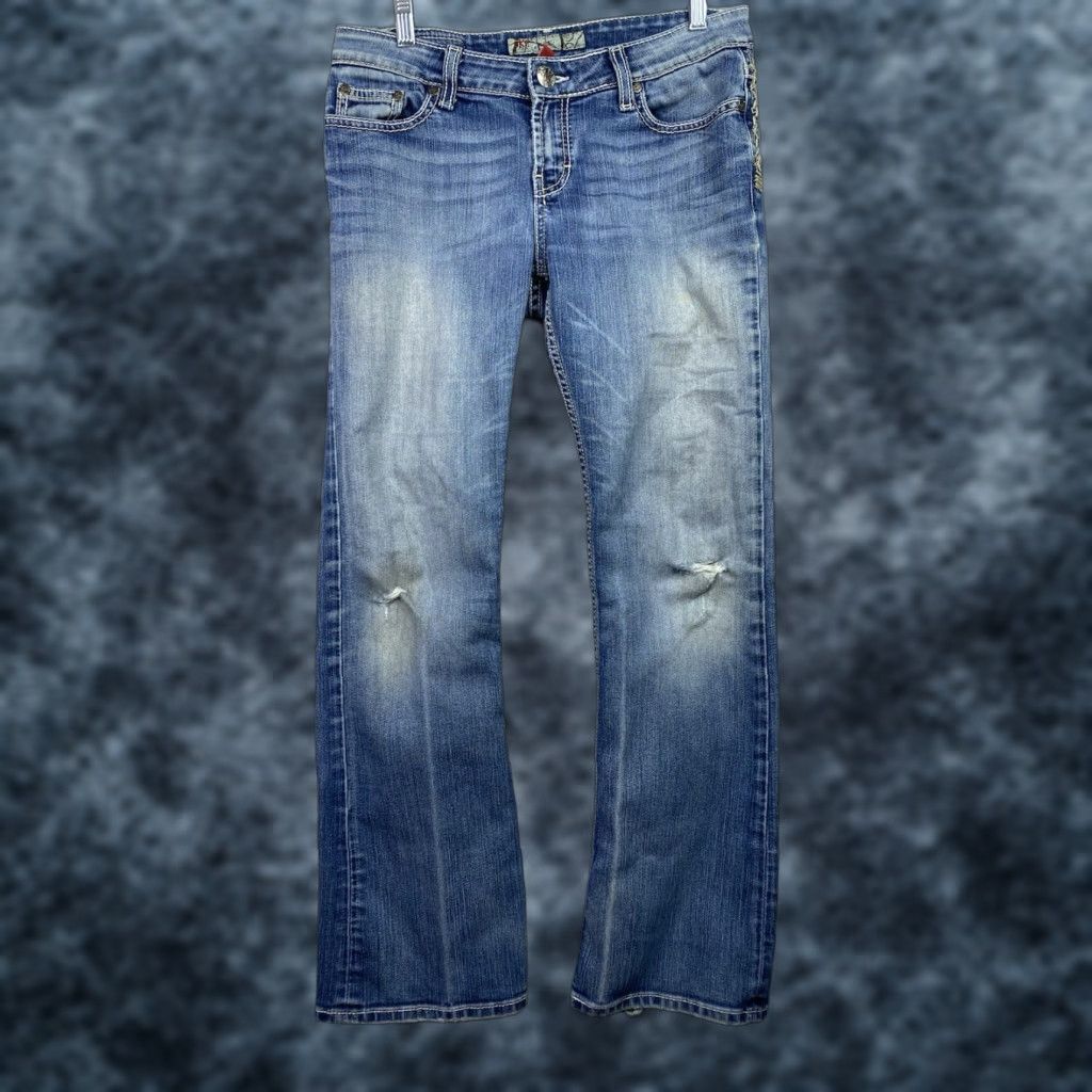Vintage Buckle BKE Kate Boot Jeans Bootcut Distressed Medium Wash Denim 28 Women Women Jeans Shoes? Size 28" / US 6 / IT 42 - 1 Thumbnail