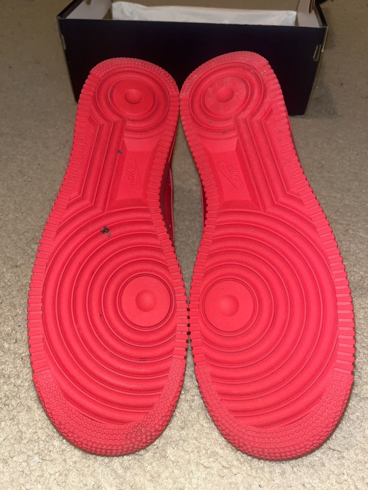 Nike AIR FORCE 1 ‘07 LV8 1 University Red Size US 10 / EU 43 - 5 Thumbnail