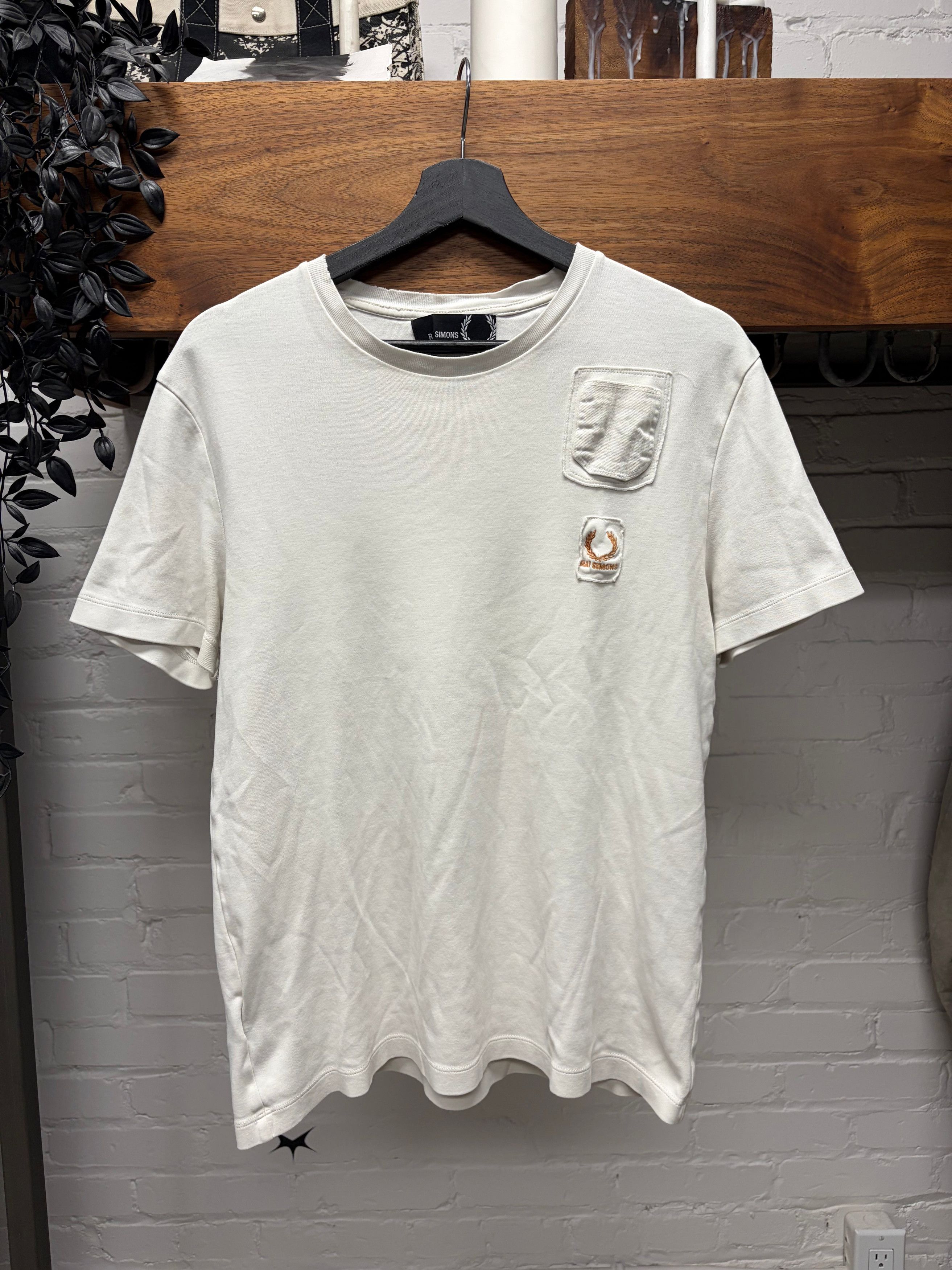 Fred Perry Raf Simons x Fred Perry Patch Logo White T-Shirt Size US M / EU 48-50 / 2 - 1 Thumbnail