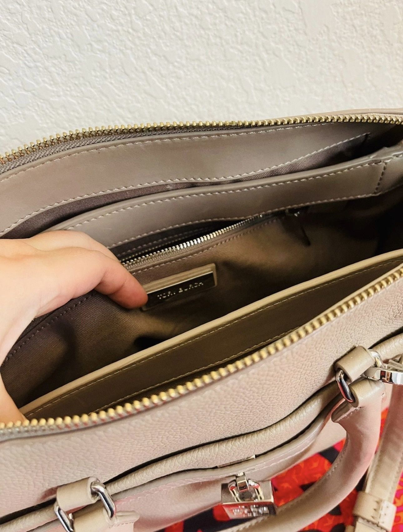 Coach Tory Burch Padlock Satchel Bag in Grey Size ONE SIZE - 9 Thumbnail