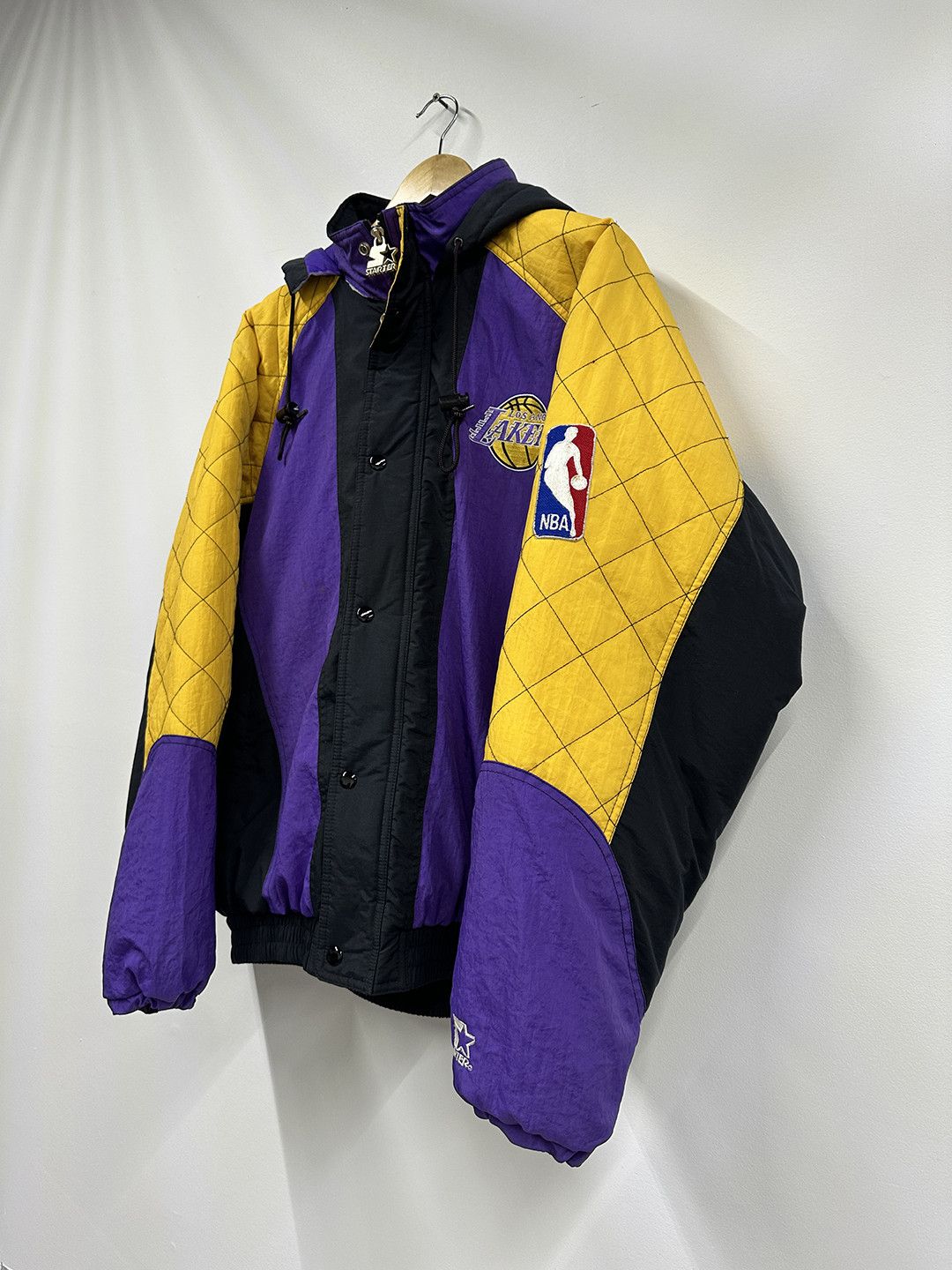 Other Vintage Starter Los Angeles Lakers NBA Puffer Size US L / EU 52-54 / 3 - 4 Thumbnail