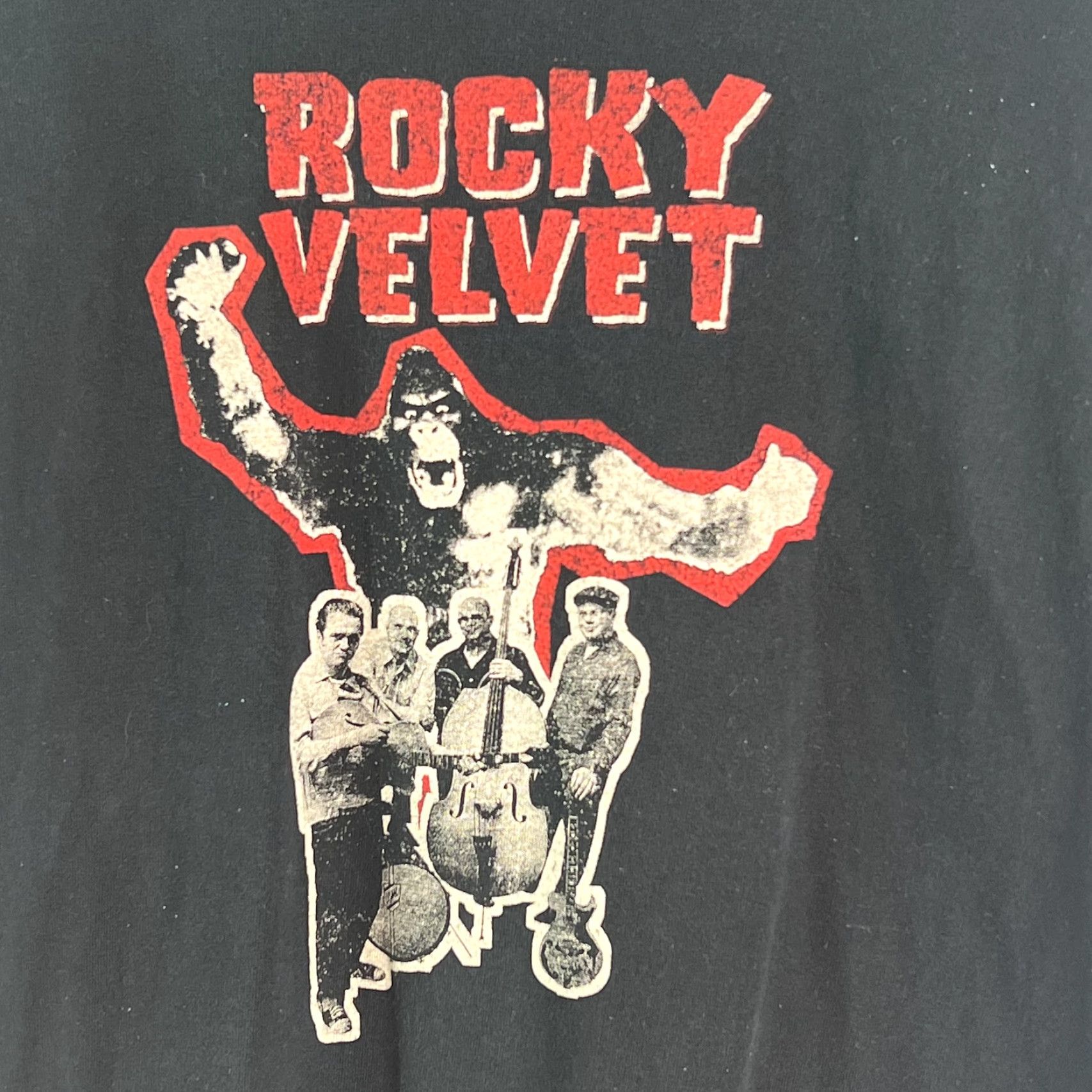 Fruit Of The Loom Rocky Velvet Band Fruit Of L Mens Short Sleeves Black Graphic Shirt SZ L Size US L / EU 52-54 / 3 - 2 Thumbnail