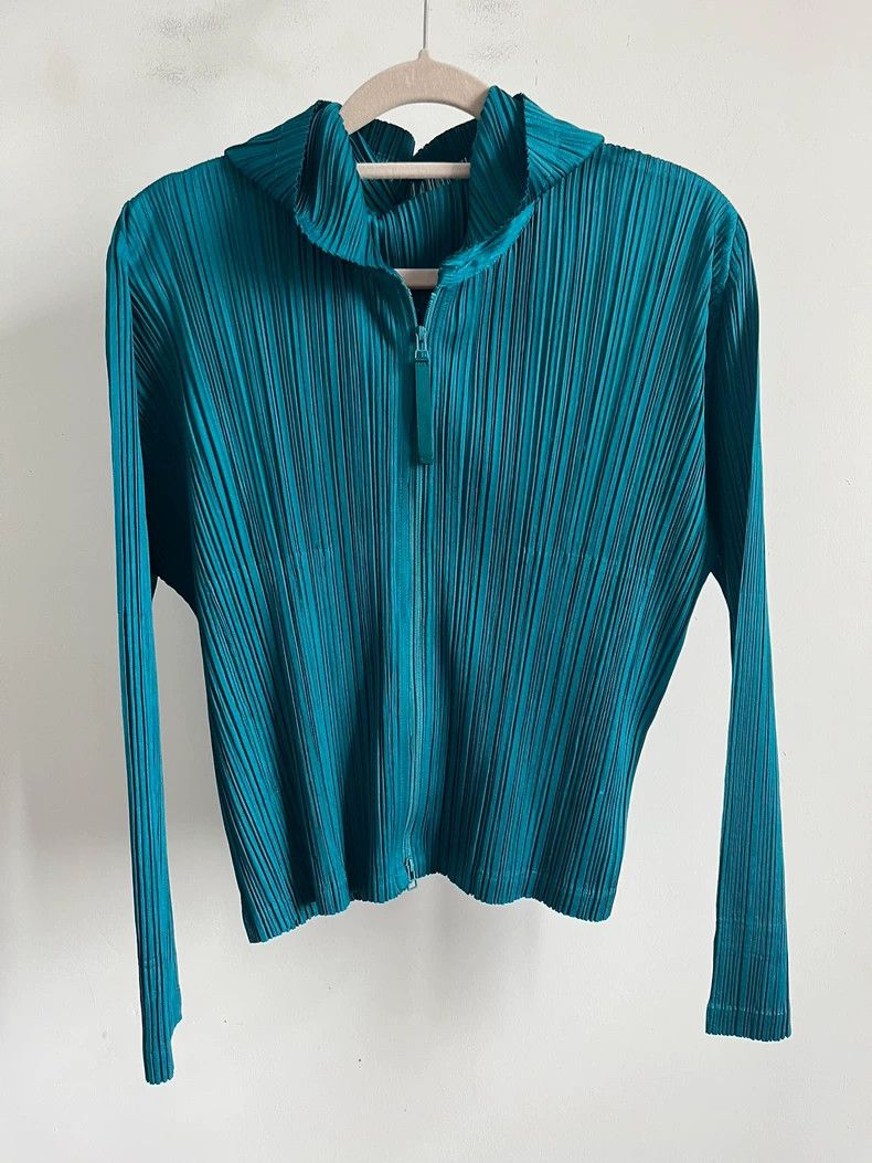 Issey Miyake size:3 Blue-green pleated cardigan