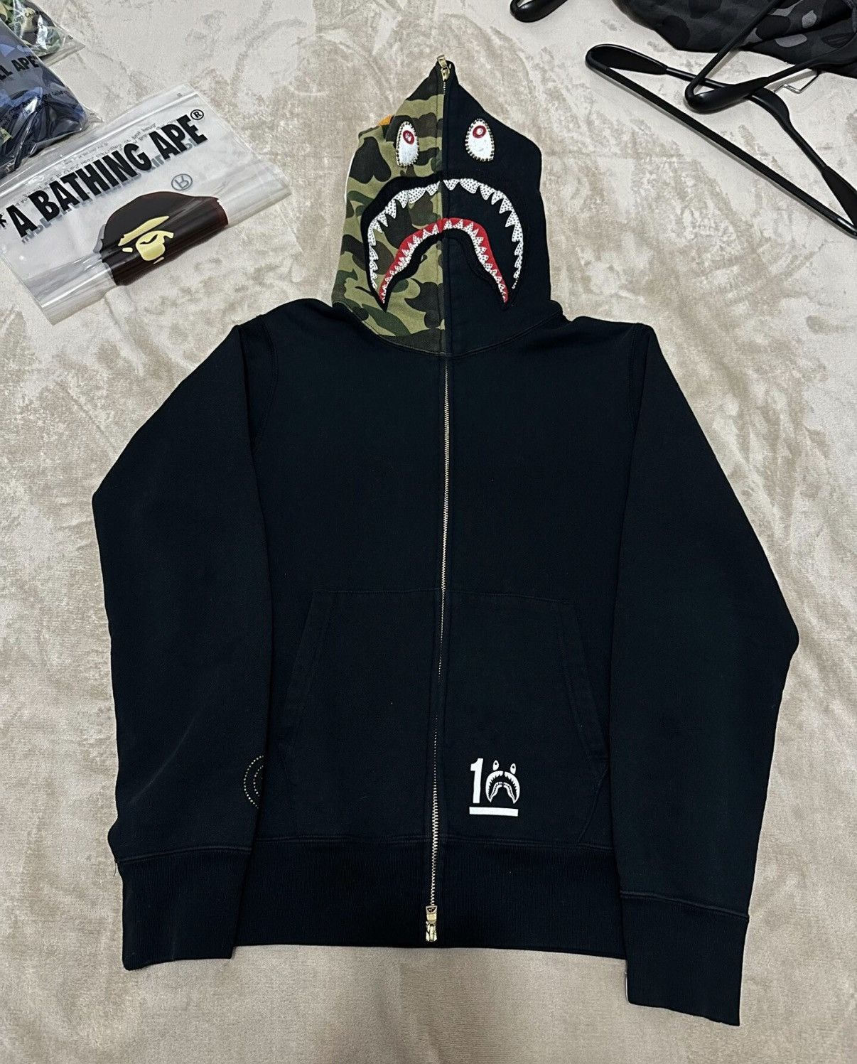 Bape Black Camo Shark Hoodie with Zip Front Size US M / EU 48-50 / 2 - 1 Thumbnail