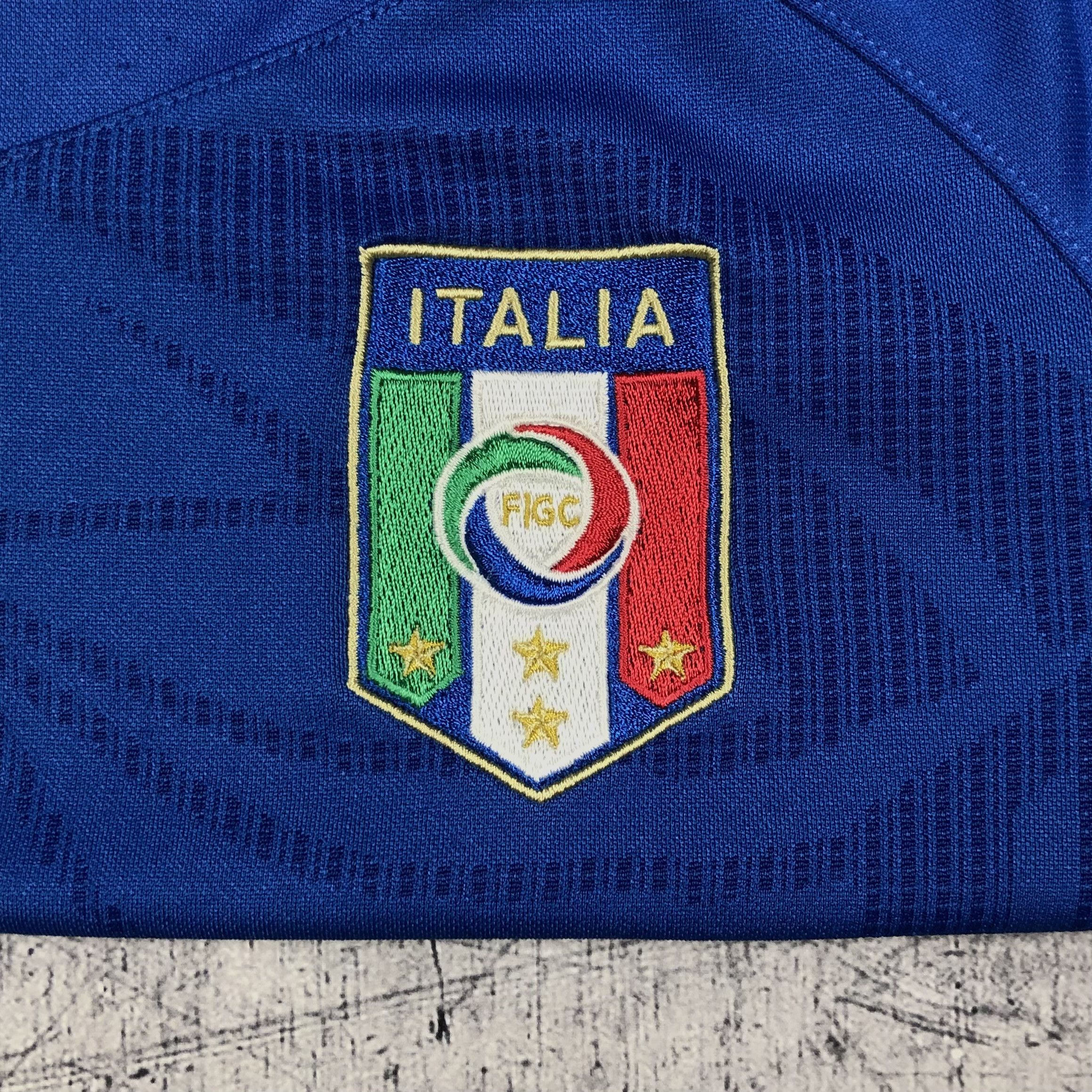 Puma Vintage Italy 2006 World Cup Puma Home Jersey Size US M / EU 48-50 / 2 - 15 Thumbnail