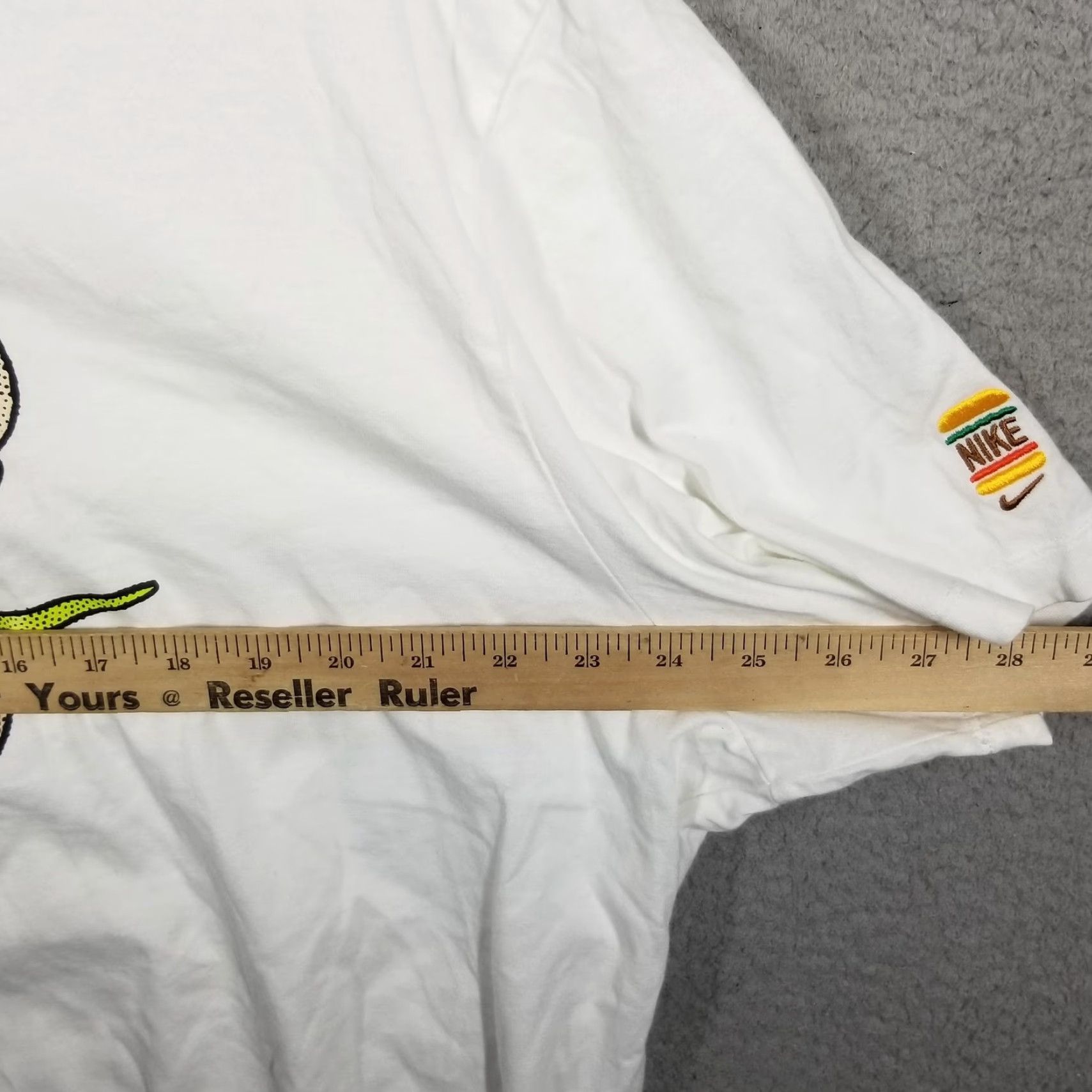 Nike VINTAGE Nike Shirt Mens 2XL White Burger Graphic The Nike Tee DN5169-100 T-Shirt Adult 2XL White Burger Neon Swoosh Mens Size US XXL / EU 58 / 5 - 7 Thumbnail