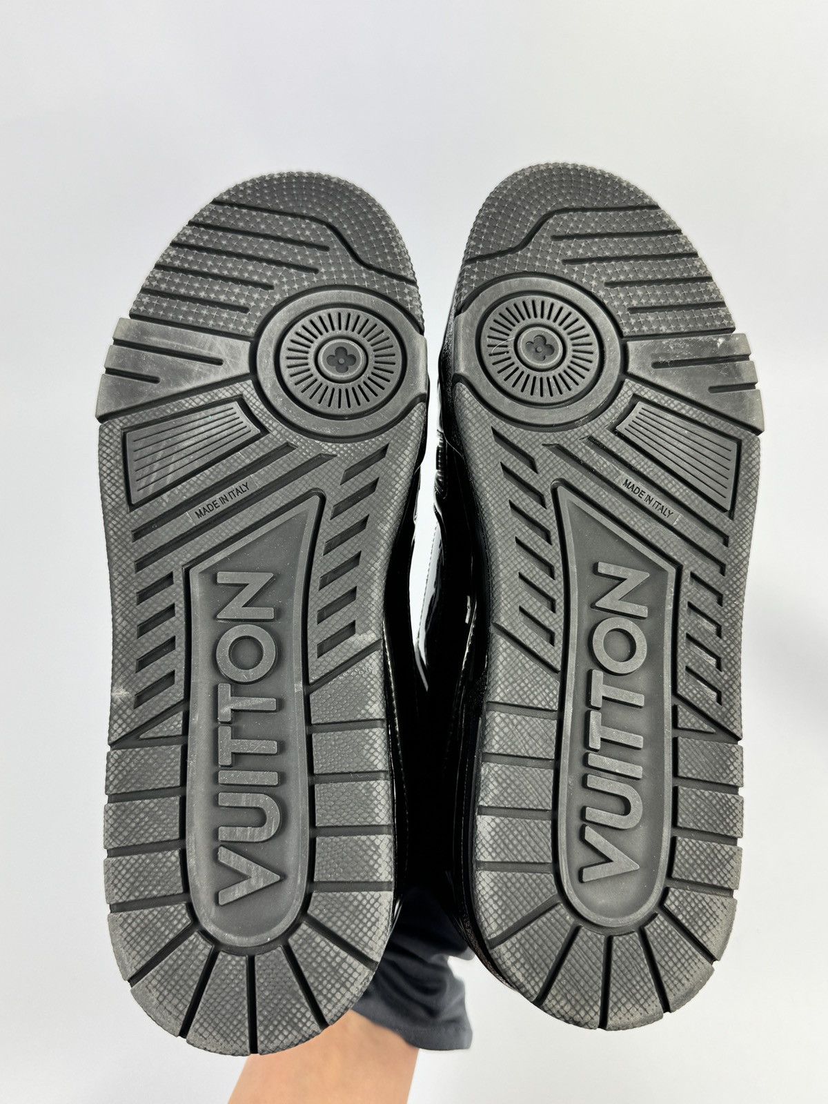Louis Vuitton PATENT LOW TOP SNEAKERS Size US 9 / EU 42 - 10 Thumbnail