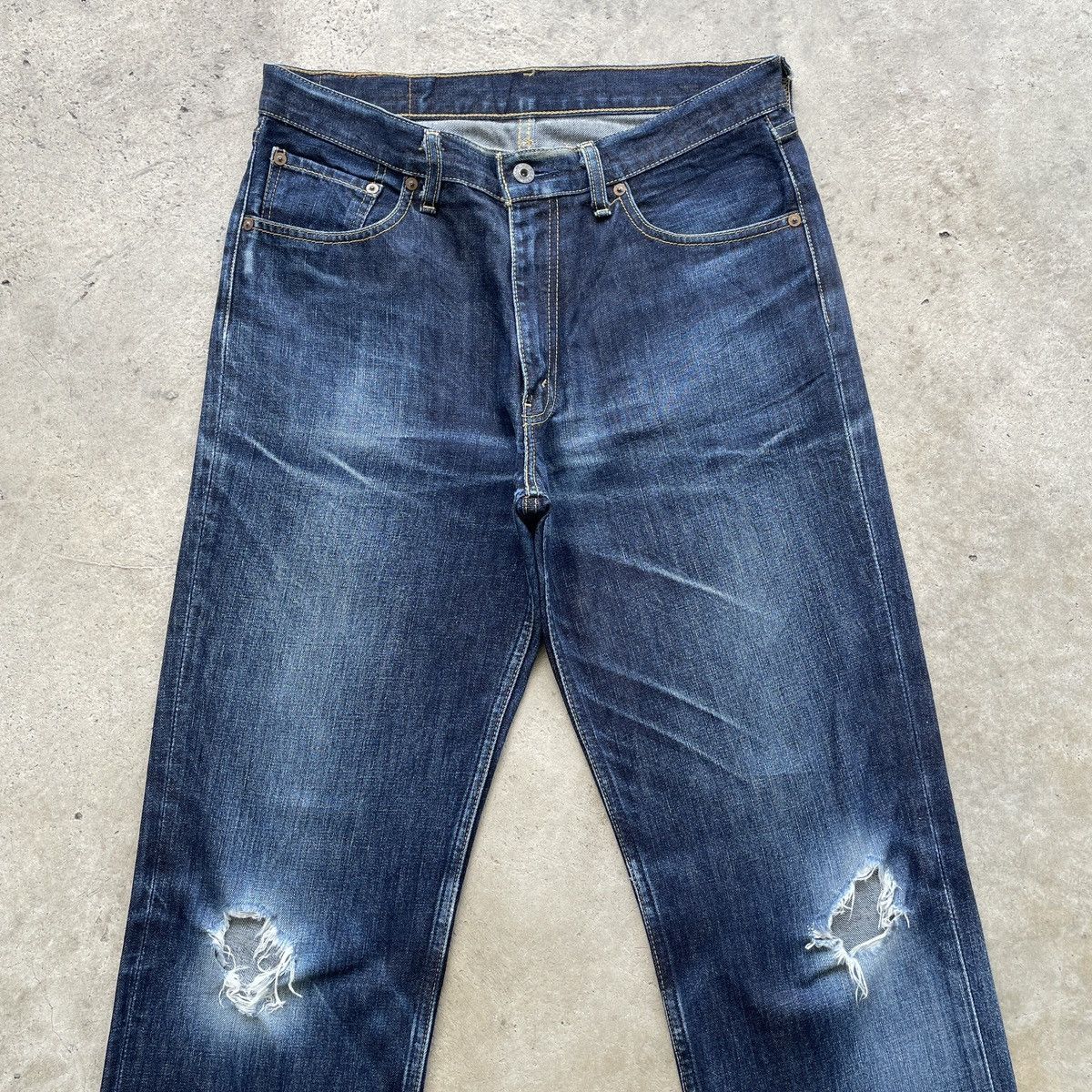 Levi's Vintage Clothing Vintage Levi’s 502 Distressed Jeans Dark Blue Faded Pants Size US 32 / EU 48 - 3 Thumbnail
