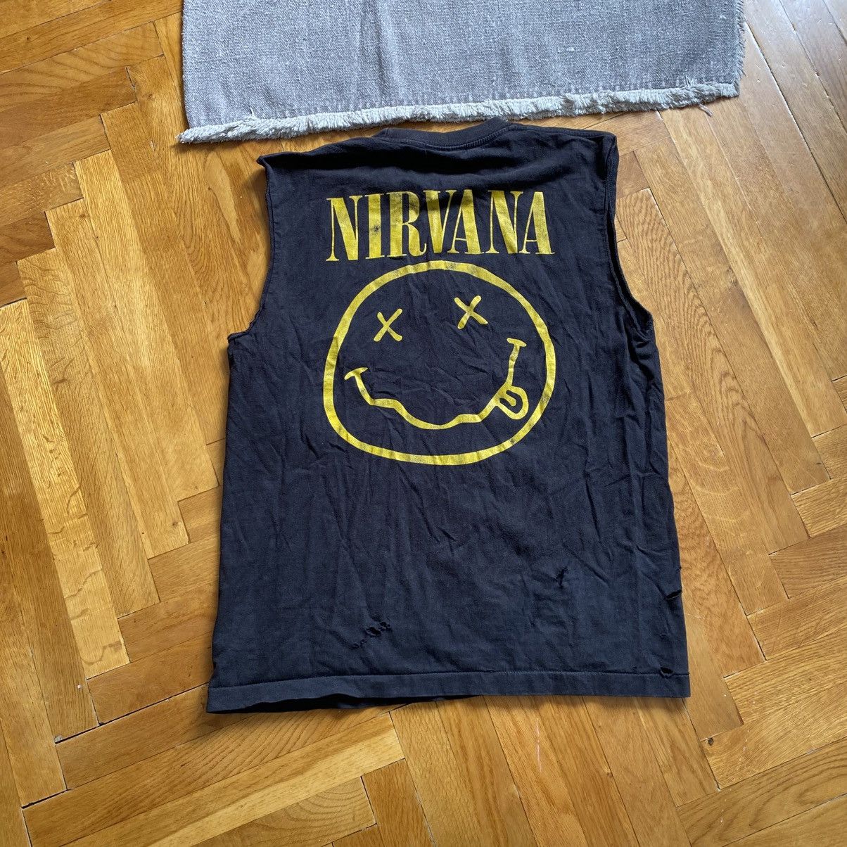 Band Tees VINTAGE NIRVANA DISTRESSED FADED TANK T SHIRT Size US L / EU 52-54 / 3 - 2 Thumbnail