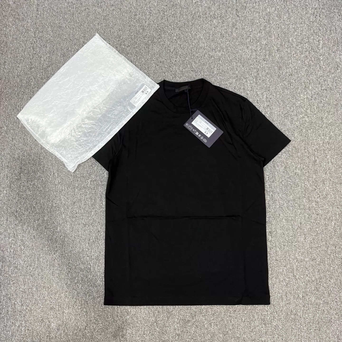 Prada Prada Black Basic Short Sleeve Tee NWT L x3 Size L / US 10 / IT 46 - 1 Thumbnail